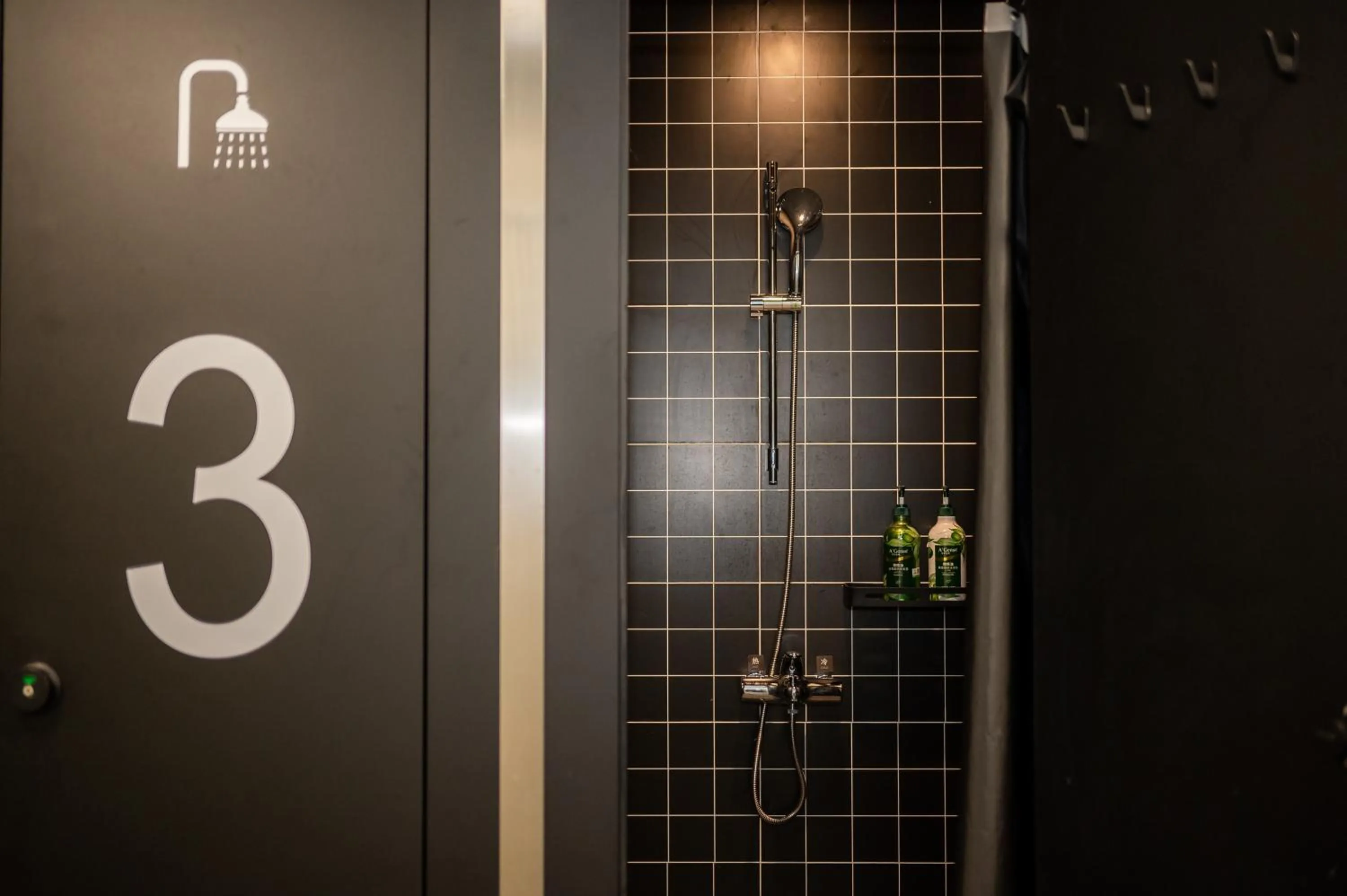 Bathroom in Dayin International Youth Hostel - East Nanjing Road & People's Square & The Bund Branch