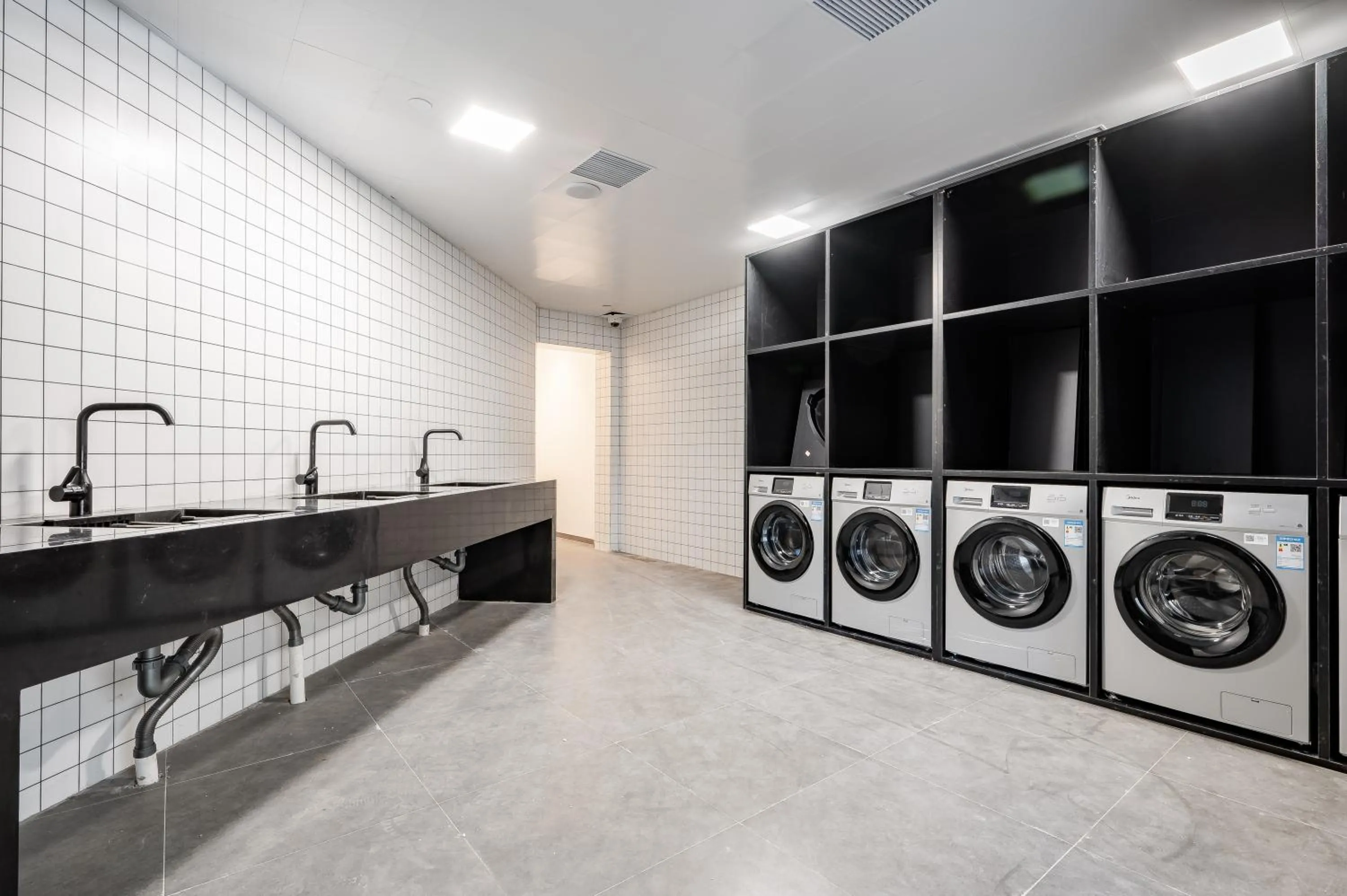 washing machine in Dayin International Youth Hostel - East Nanjing Road & People's Square & The Bund Branch
