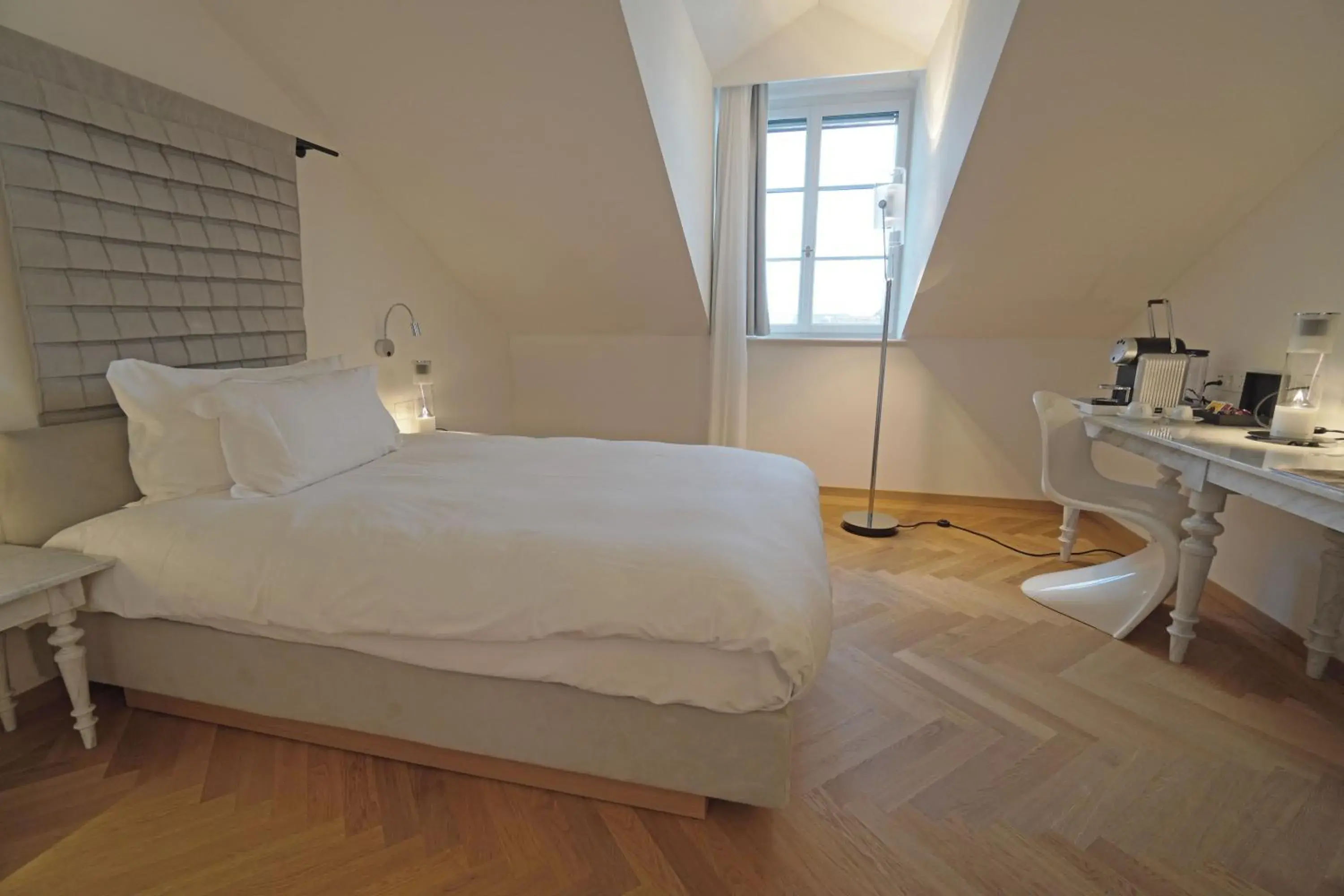 Bed in CASPAR Swiss Quality Hotel Bed in CASPAR Swiss Quality Hotel