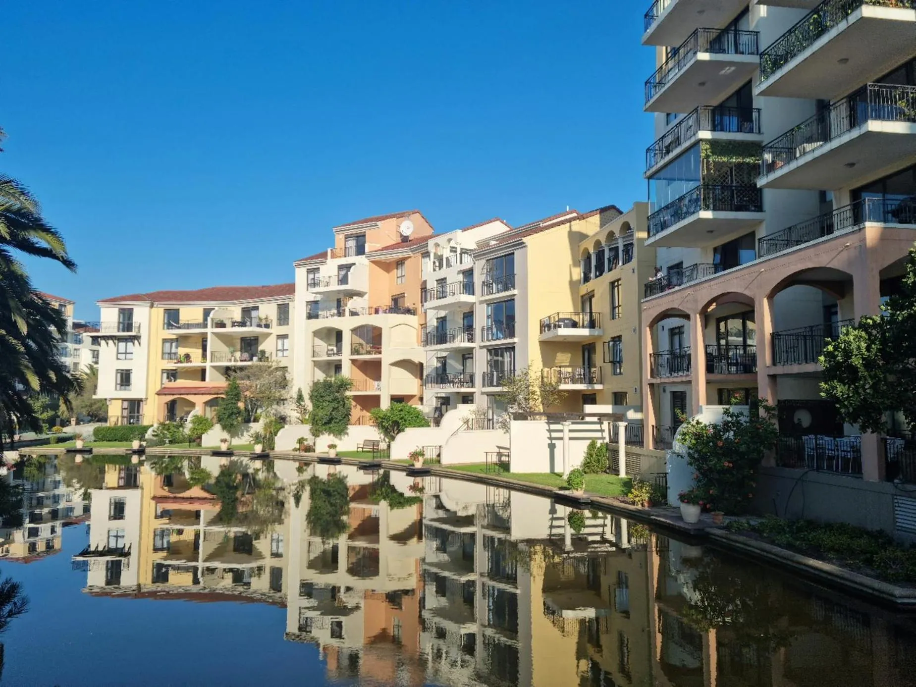 Neighbourhood in Island Club by Smart City Stays