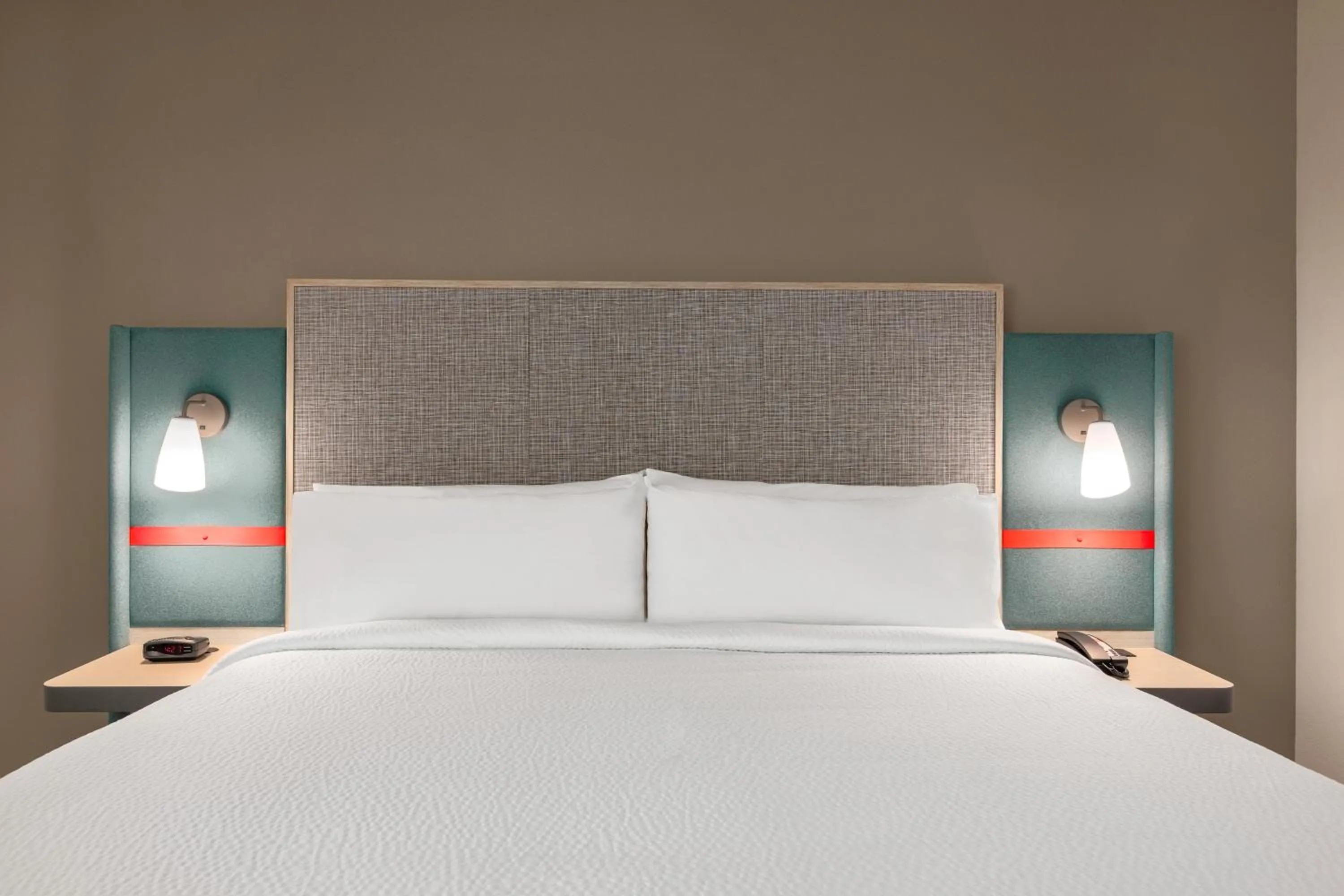 Bed in avid hotels - Memphis - Southaven by IHG