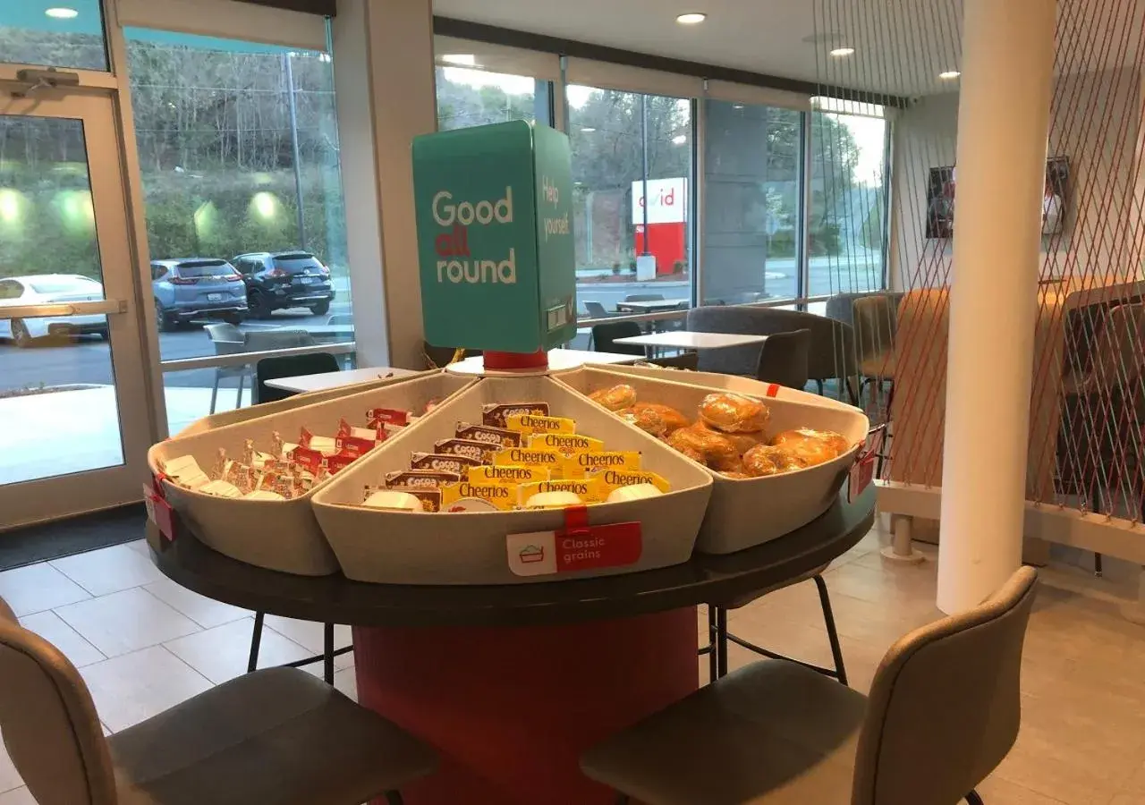 Food in avid hotels - Salem by IHG Food in avid hotels - Salem by IHG