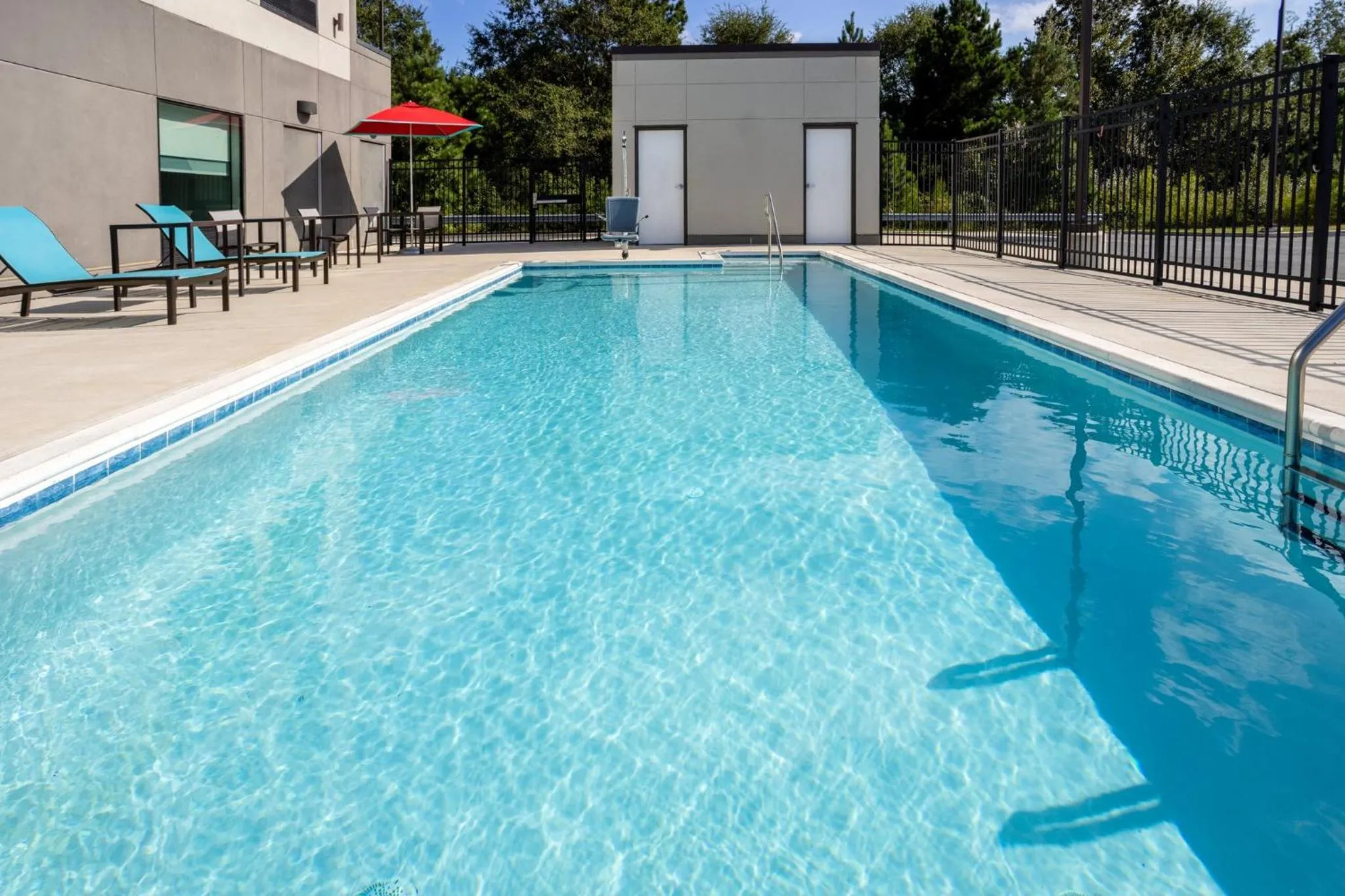 Swimming pool in avid hotels - Millsboro - Georgetown South by IHG