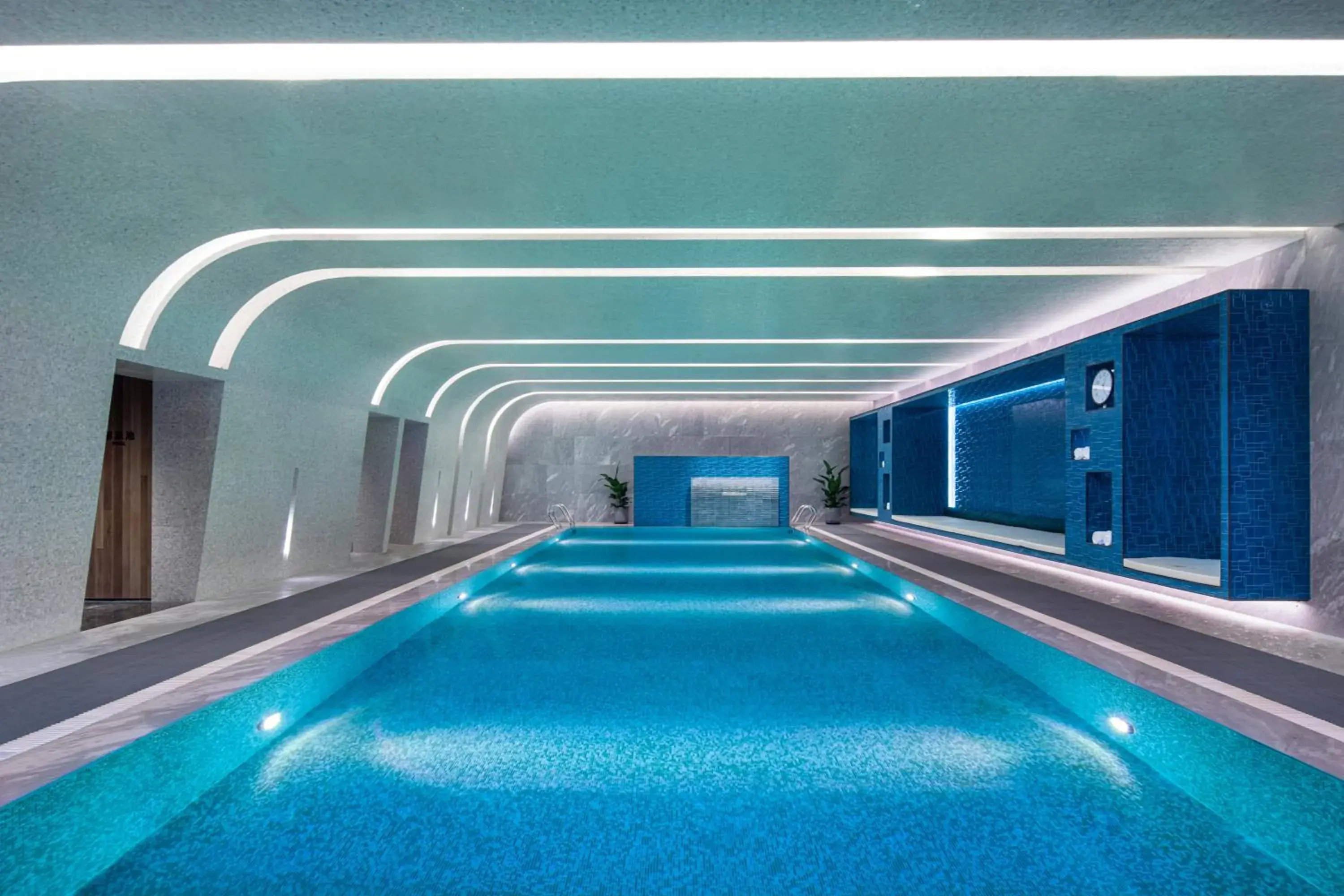 Swimming pool in Hotel Indigo Suzhou Yangcheng Lake by IHG Swimming pool in Hotel Indigo Suzhou Yangcheng Lake by IHG