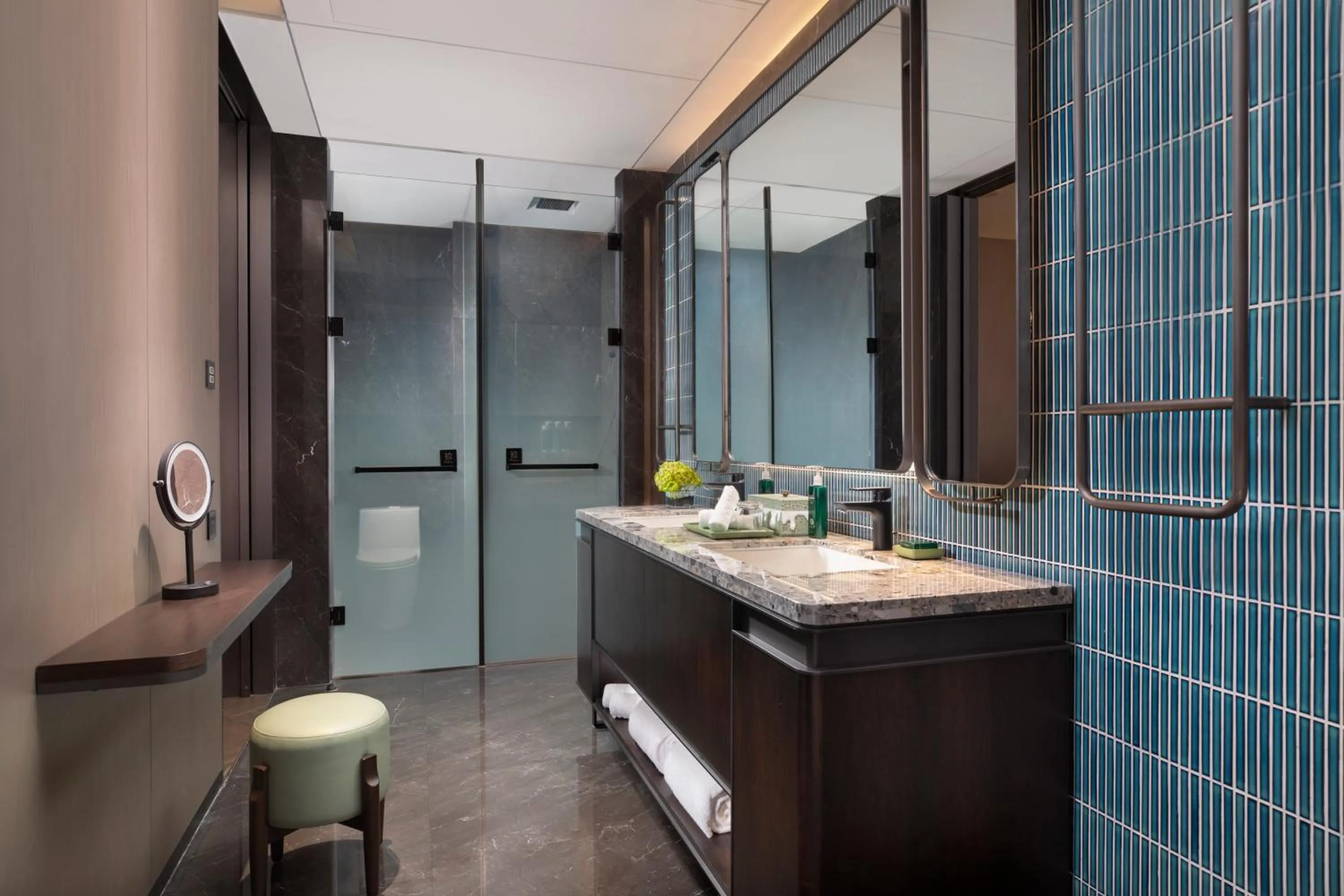 Toilet in Hotel Indigo Suzhou Yangcheng Lake by IHG