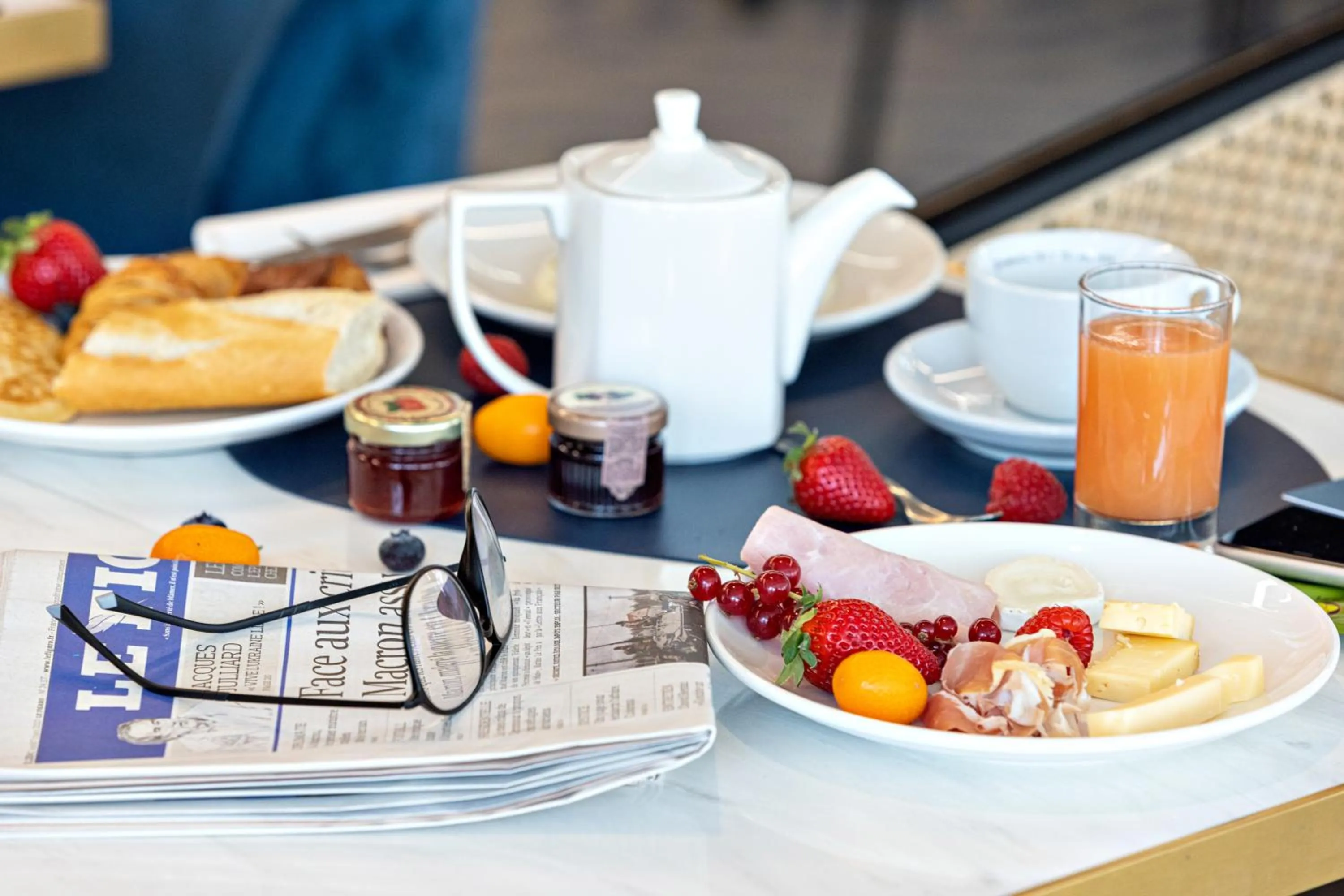 Food and drinks in Hotel Indigo Cagnes-sur-Mer by IHG