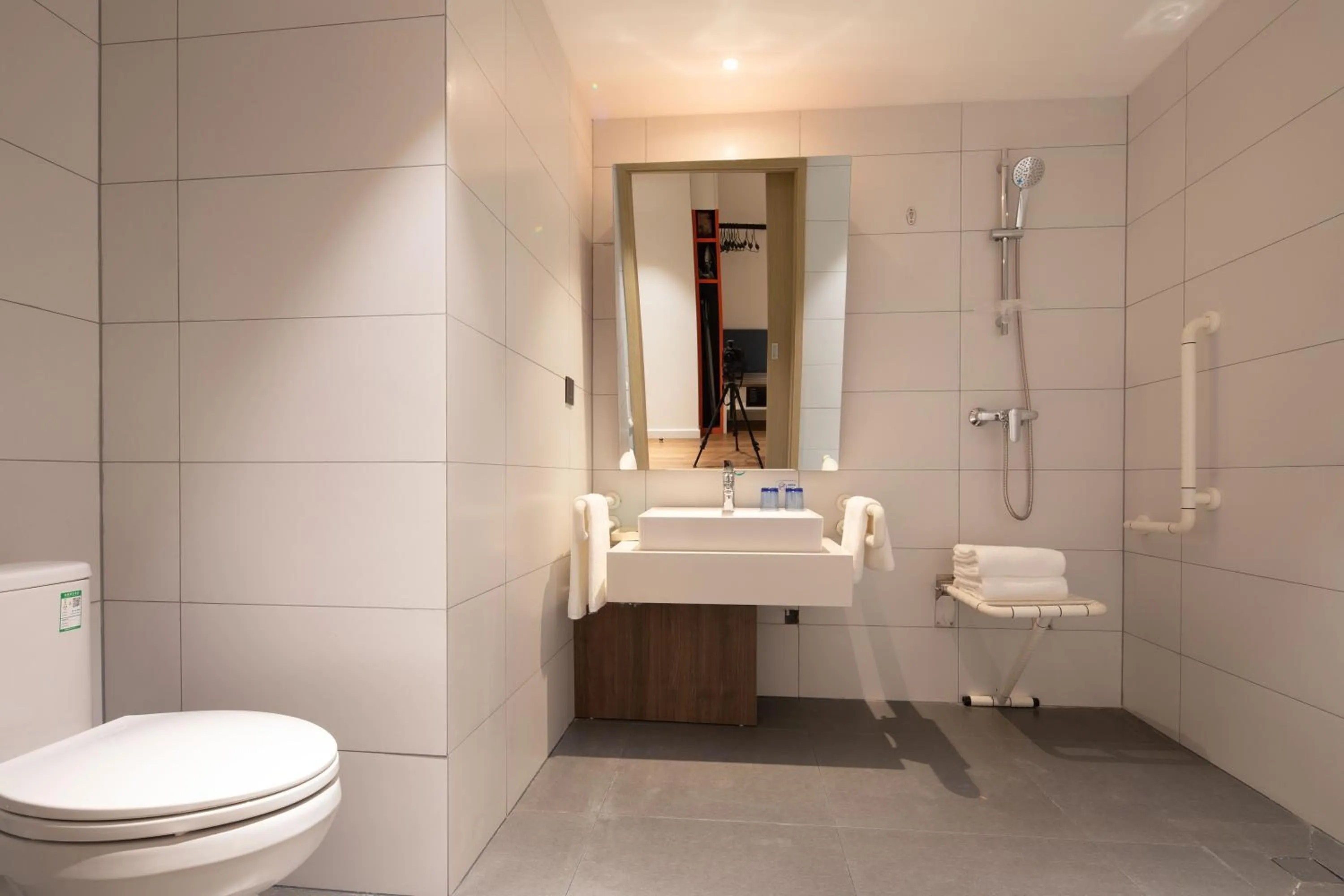 Photo of the whole room in Holiday Inn Express Xi'an High Tech South by IHG