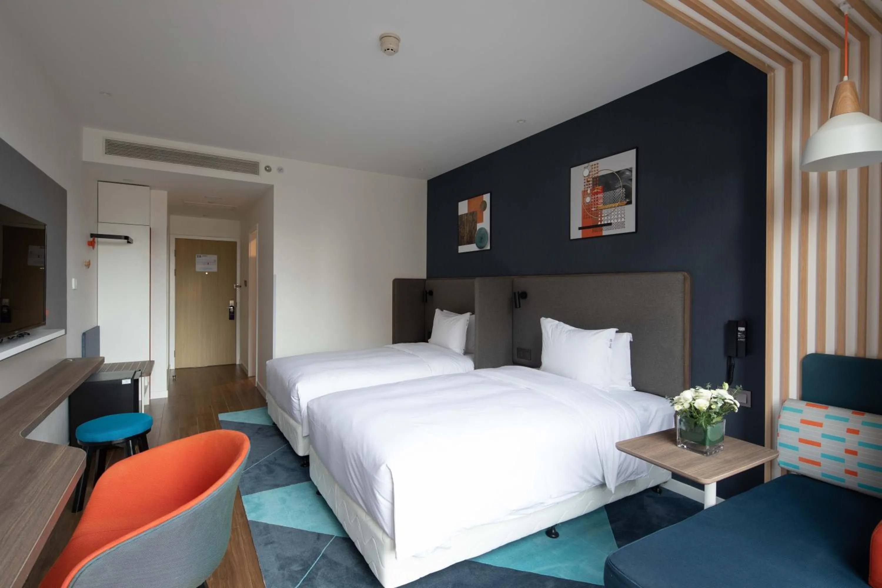 Photo of the whole room, Bed in Holiday Inn Express Xi'an High Tech South by IHG