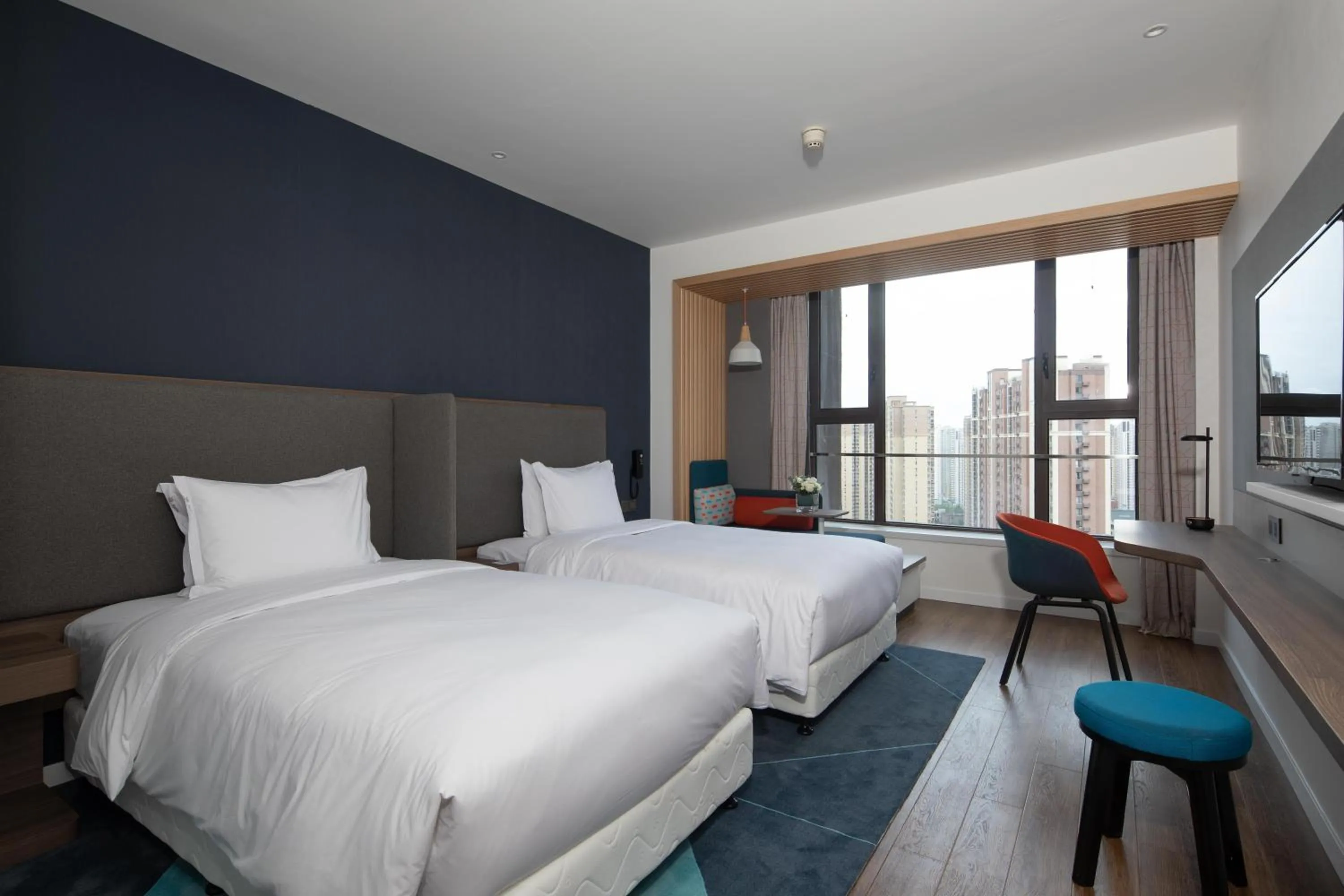 Photo of the whole room, Bed in Holiday Inn Express Xi'an High Tech South by IHG