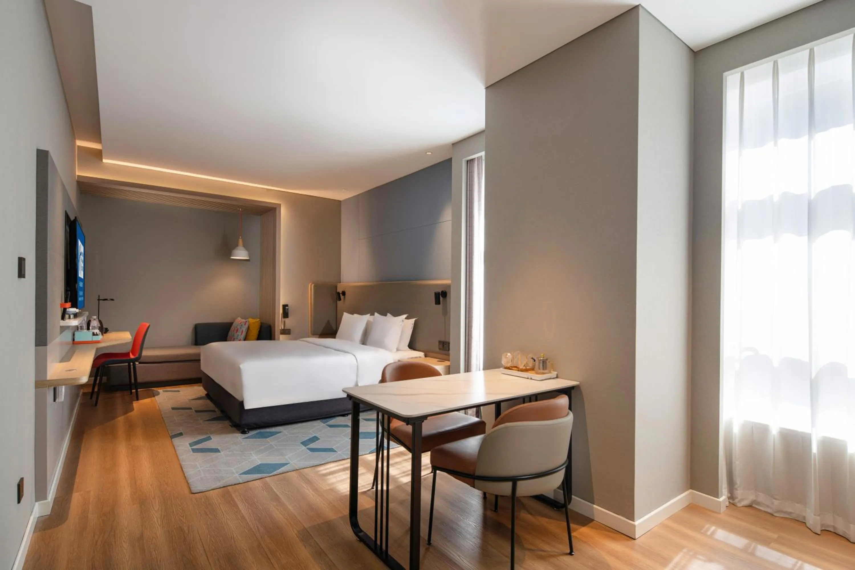 Photo of the whole room, Bed in Holiday Inn Express Xi'an High Tech Zone North by IHG