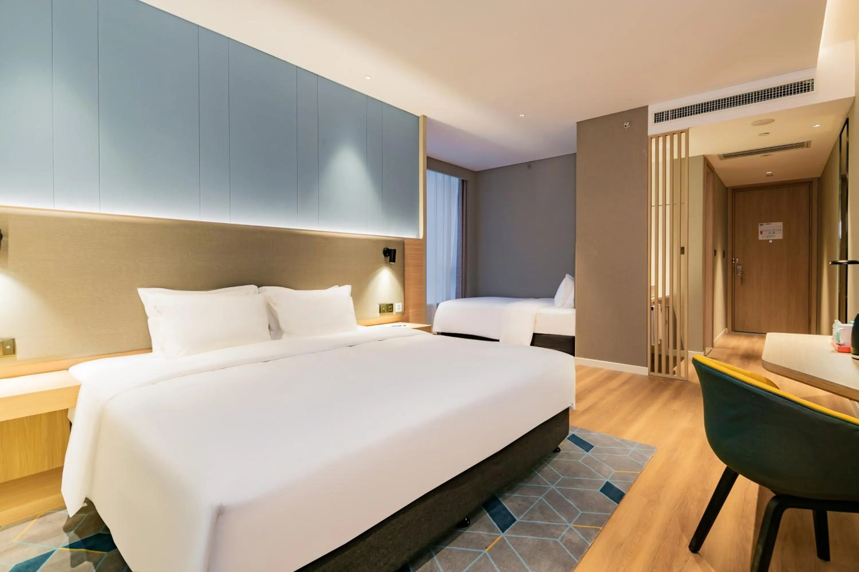Photo of the whole room, Bed in Holiday Inn Express Xi'an High Tech Zone North by IHG