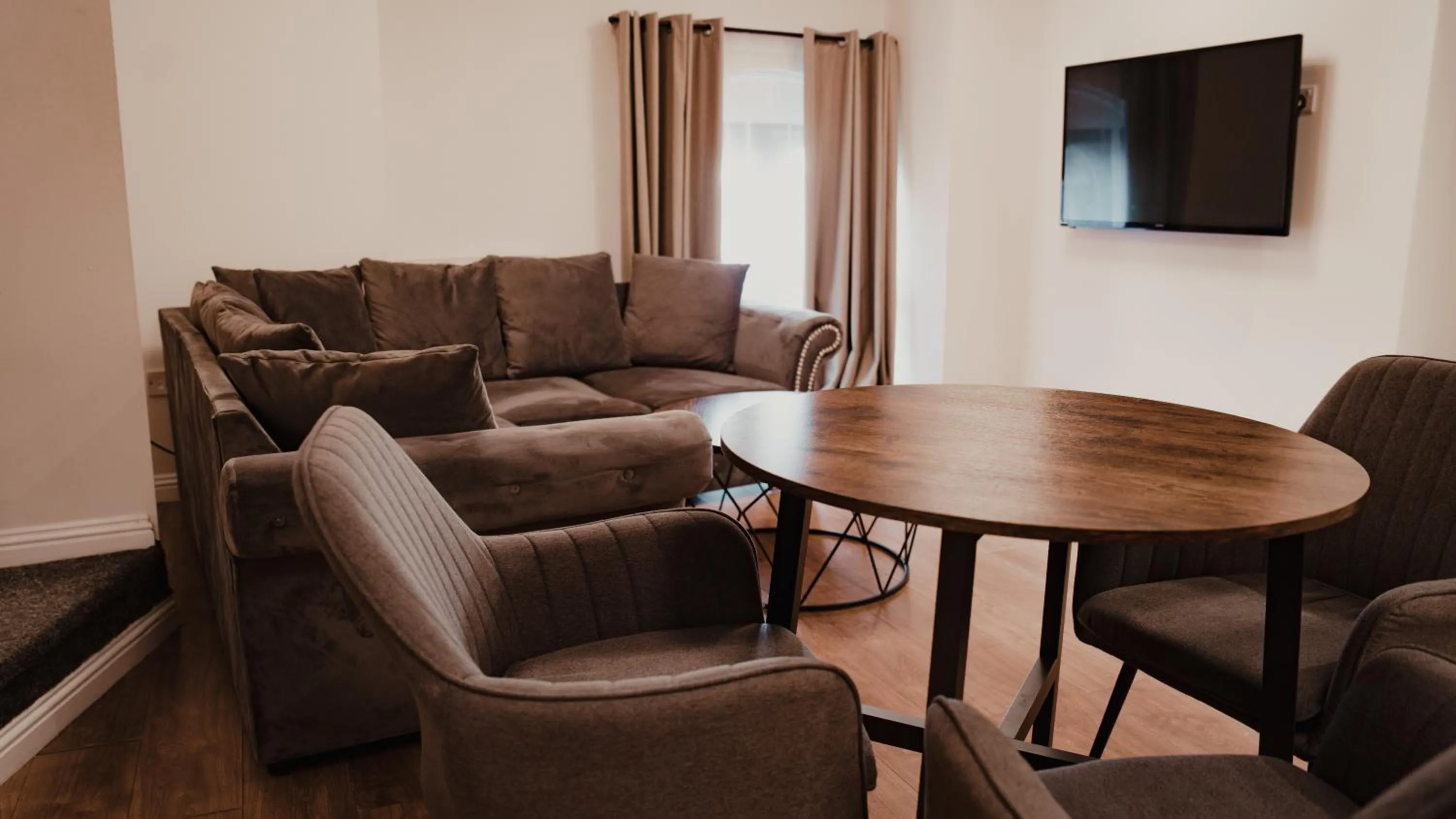 TV and multimedia in Royal Chambers Serviced Apartments