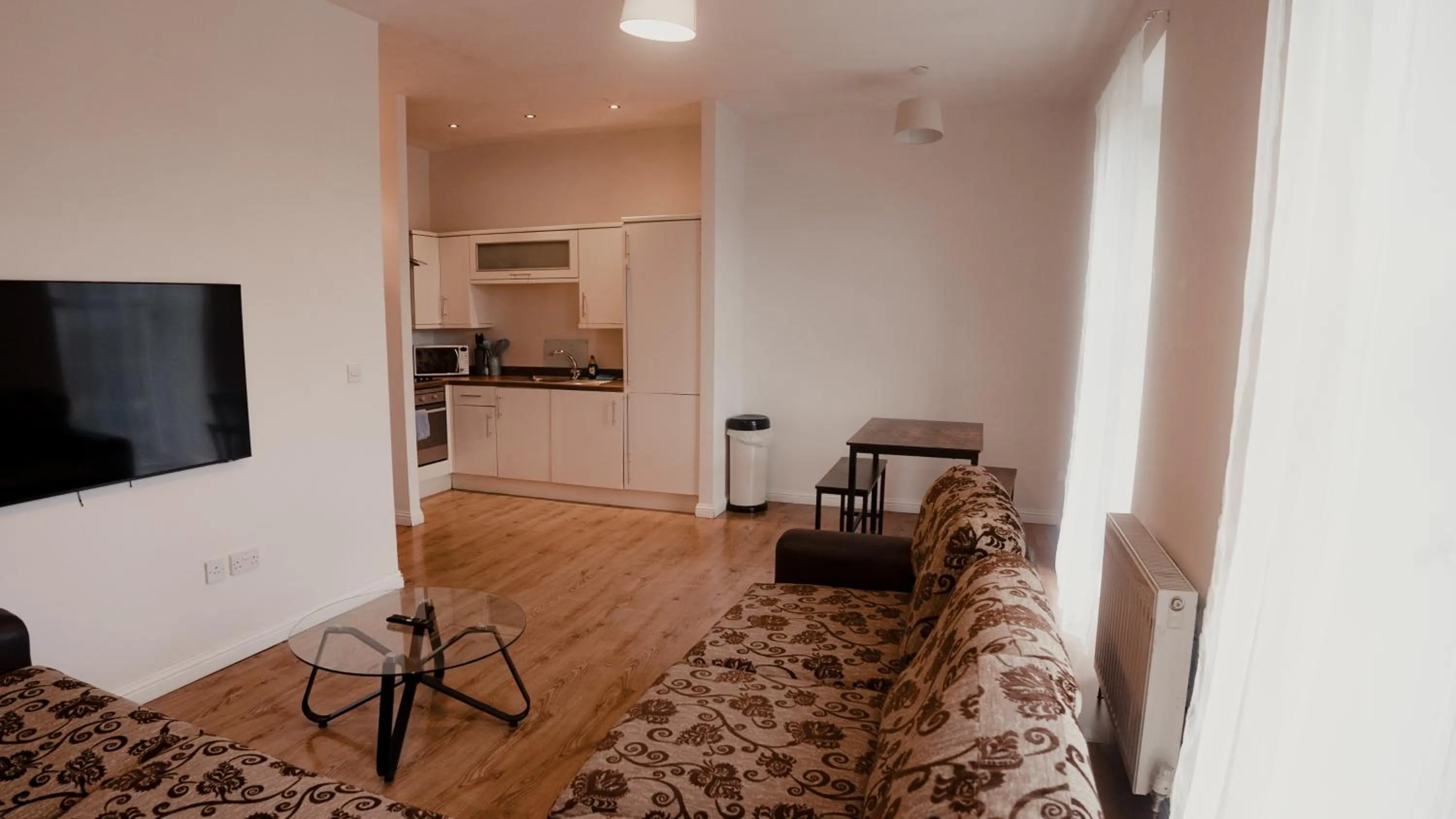Kitchen or kitchenette in Royal Chambers Serviced Apartments