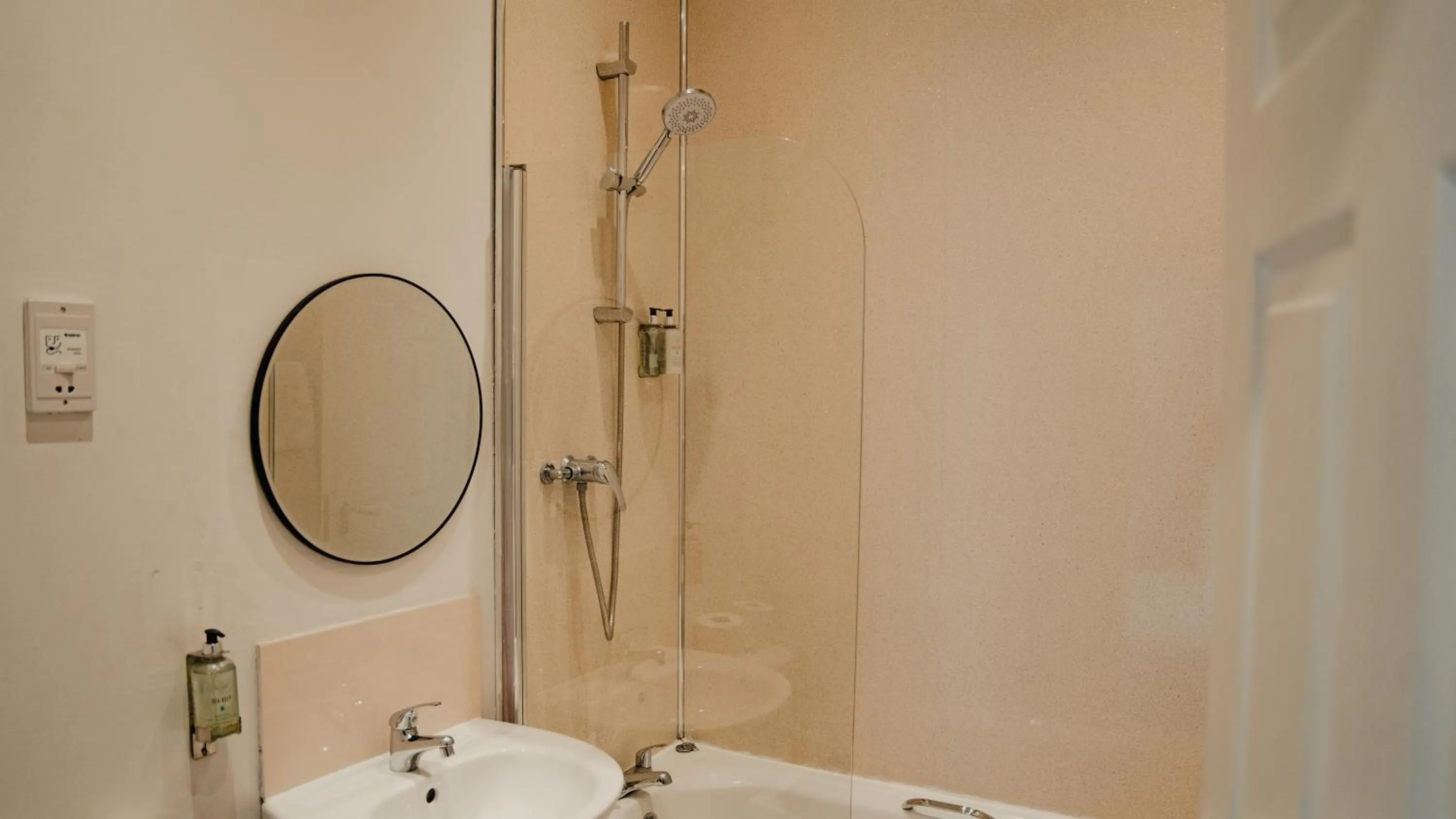 Shower in Royal Chambers Serviced Apartments