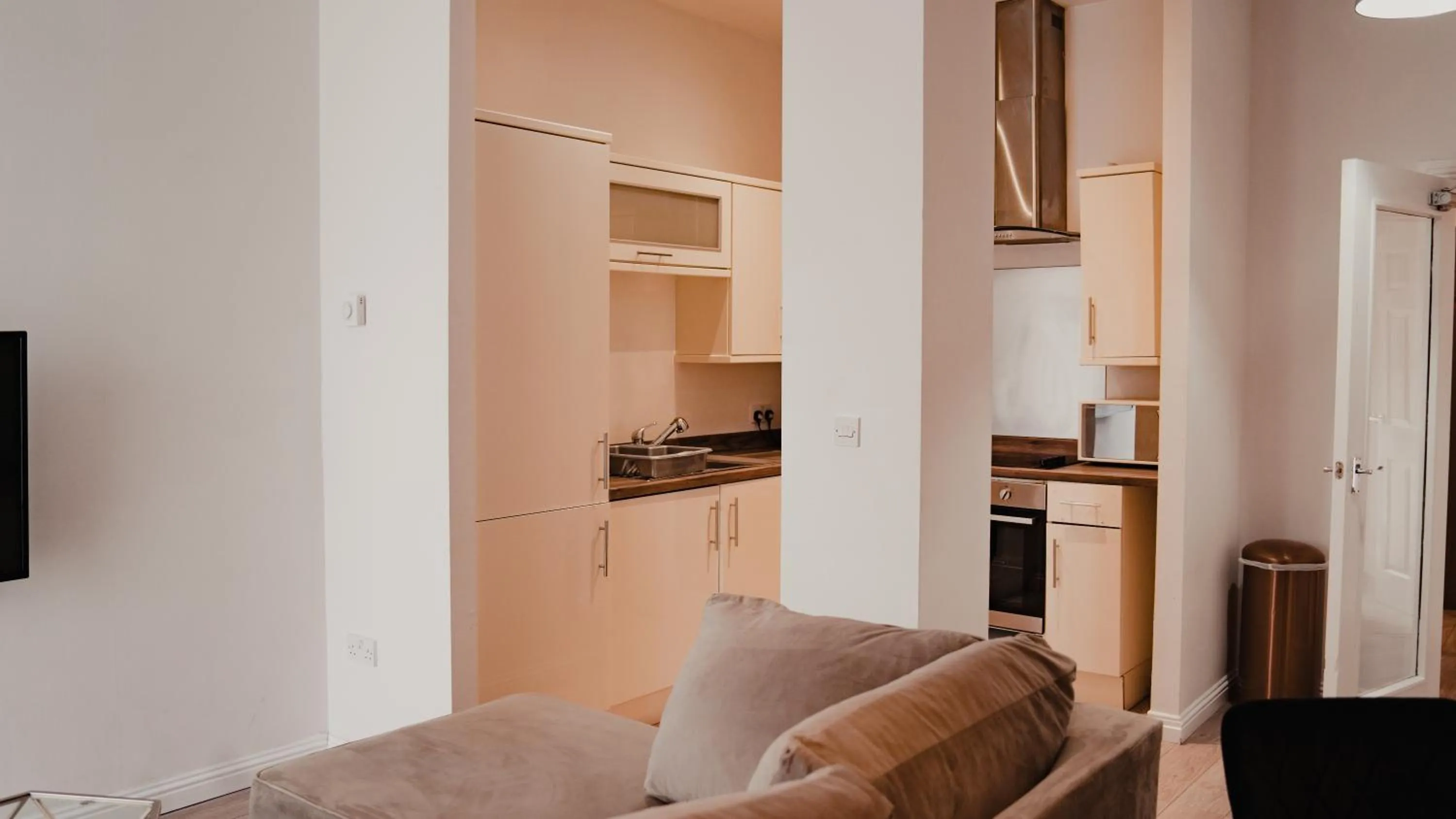 Kitchen or kitchenette in Royal Chambers Serviced Apartments