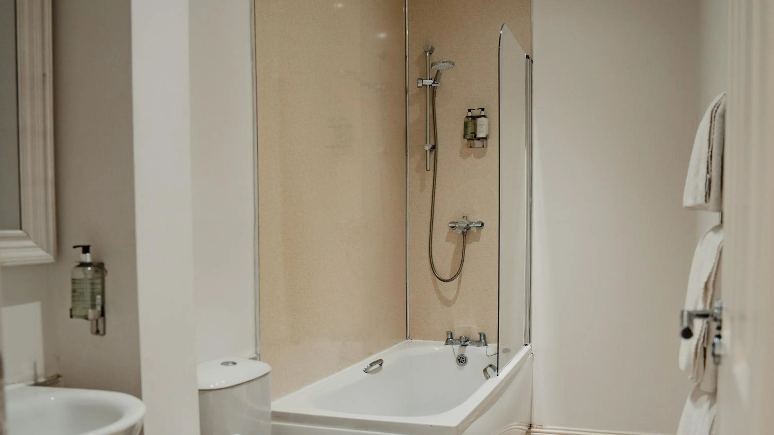 Shower in Royal Chambers Serviced Apartments