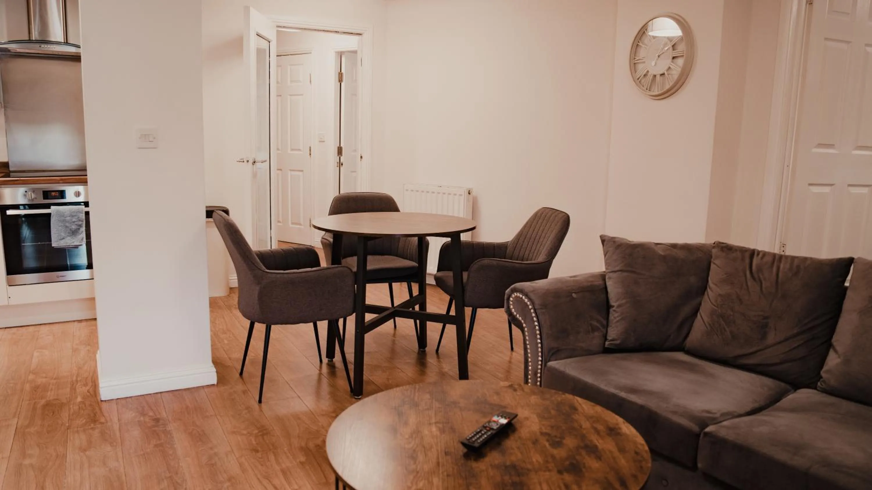 Kitchen or kitchenette in Royal Chambers Serviced Apartments