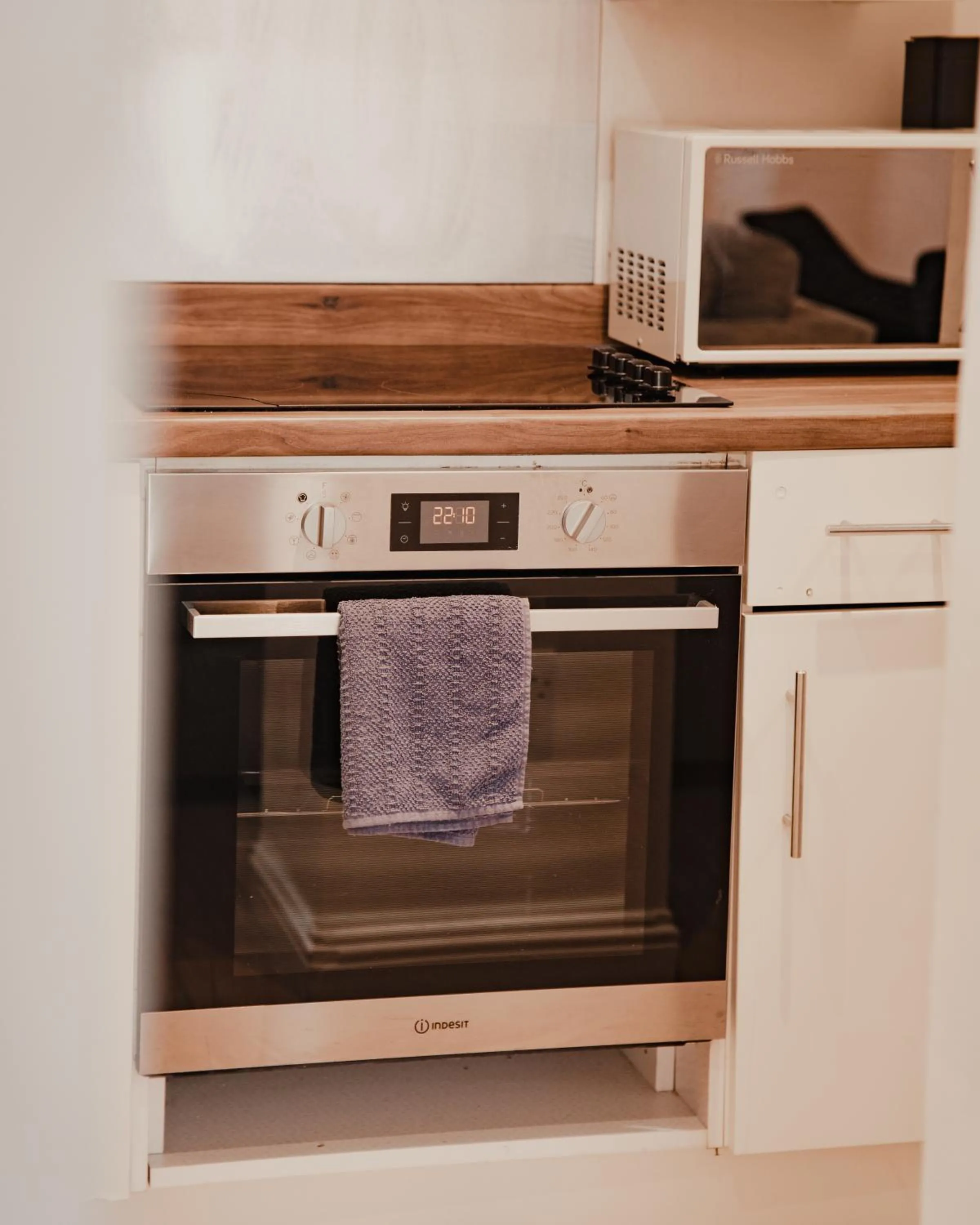 Kitchen or kitchenette in Royal Chambers Serviced Apartments