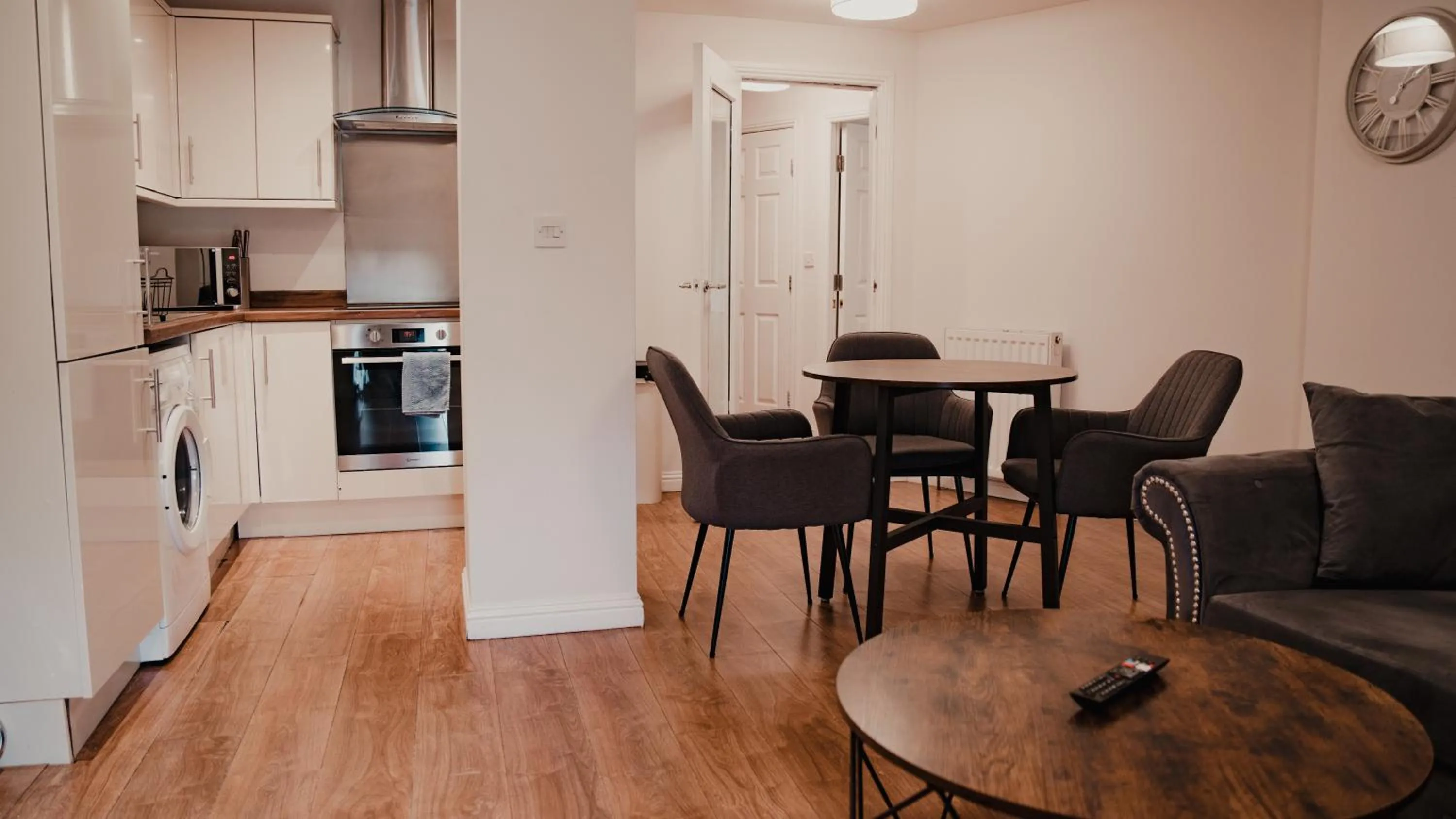 Kitchen or kitchenette in Royal Chambers Serviced Apartments