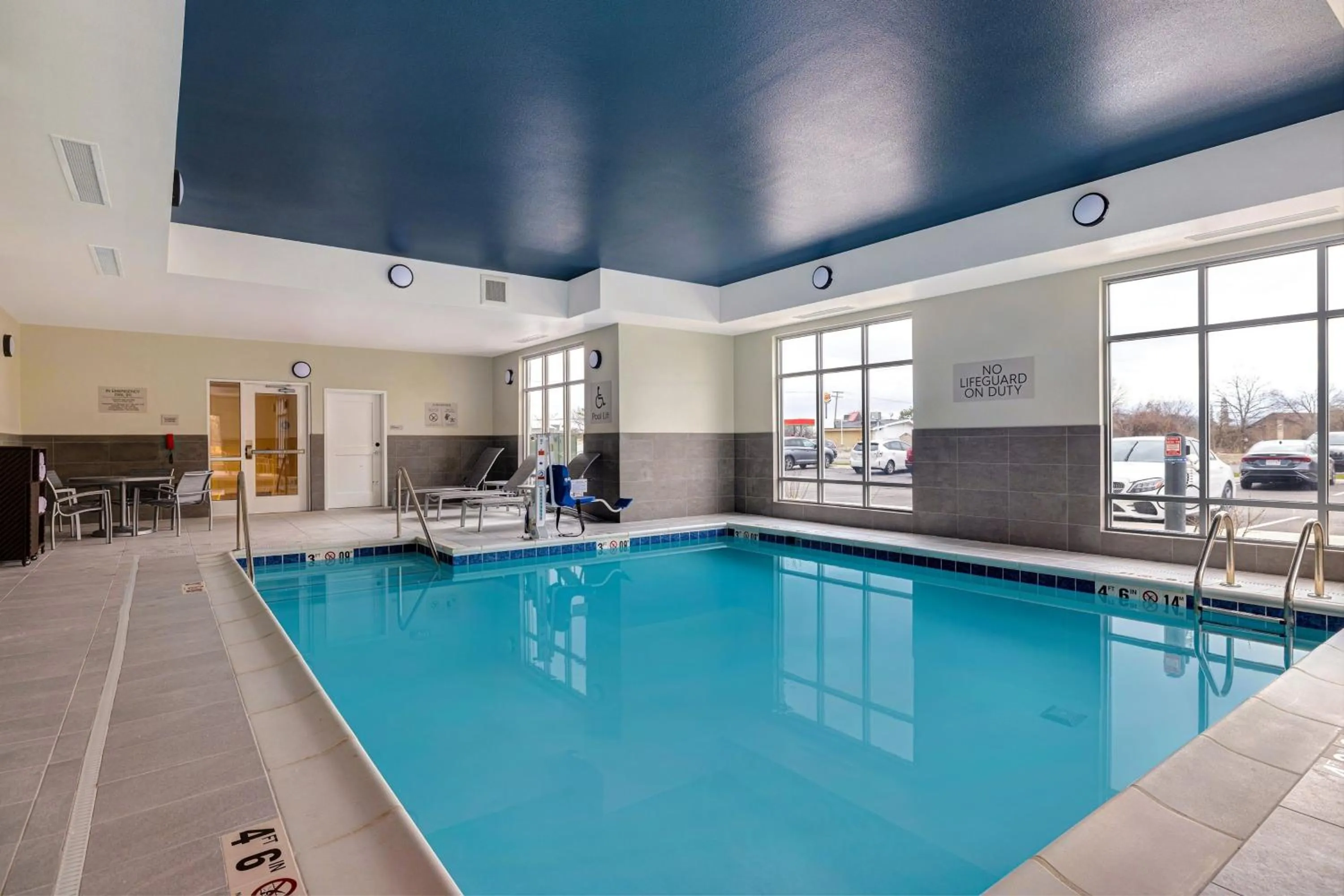 Swimming pool in TownePlace Suites by Marriott Monroe