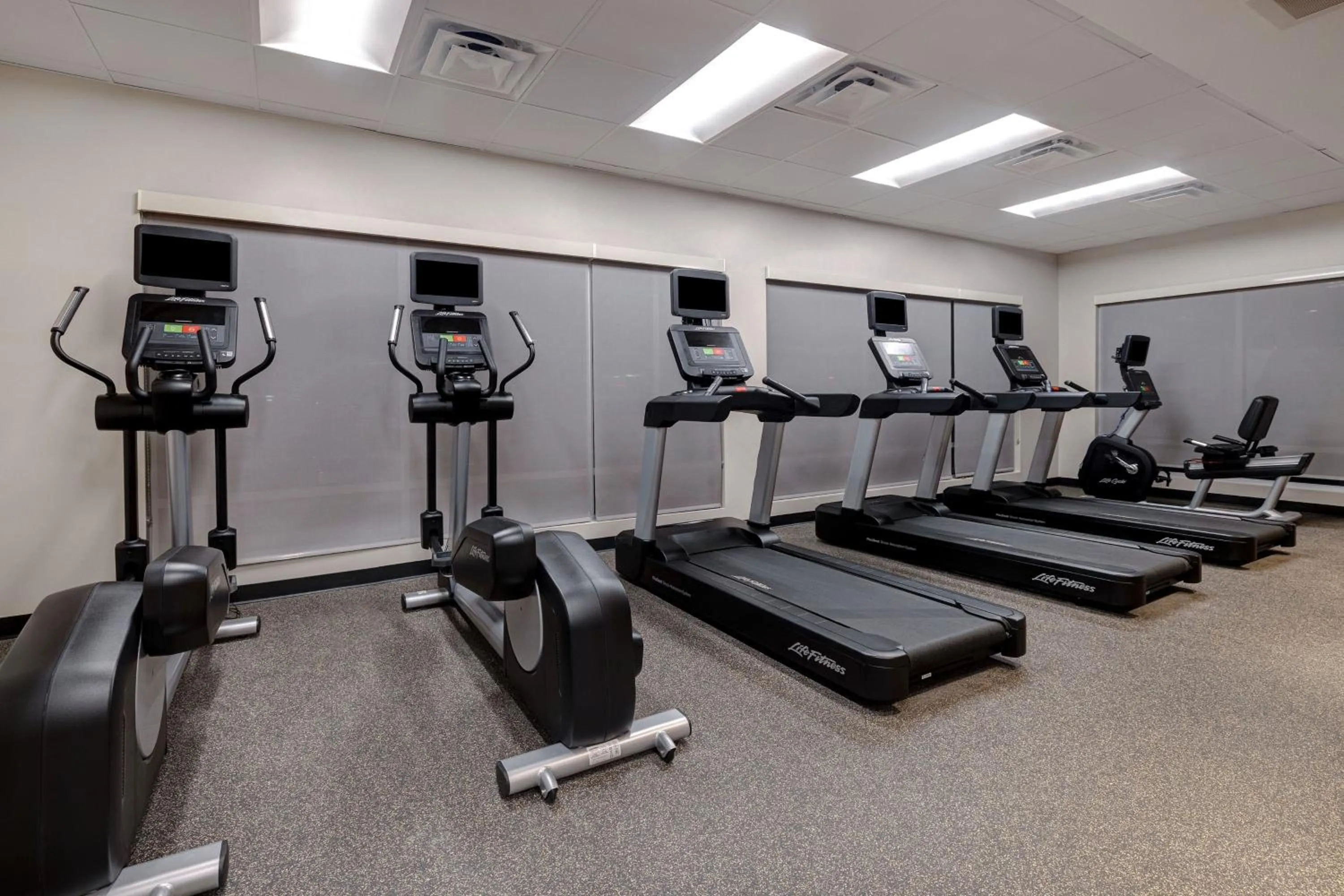 Fitness centre/facilities in TownePlace Suites by Marriott Monroe