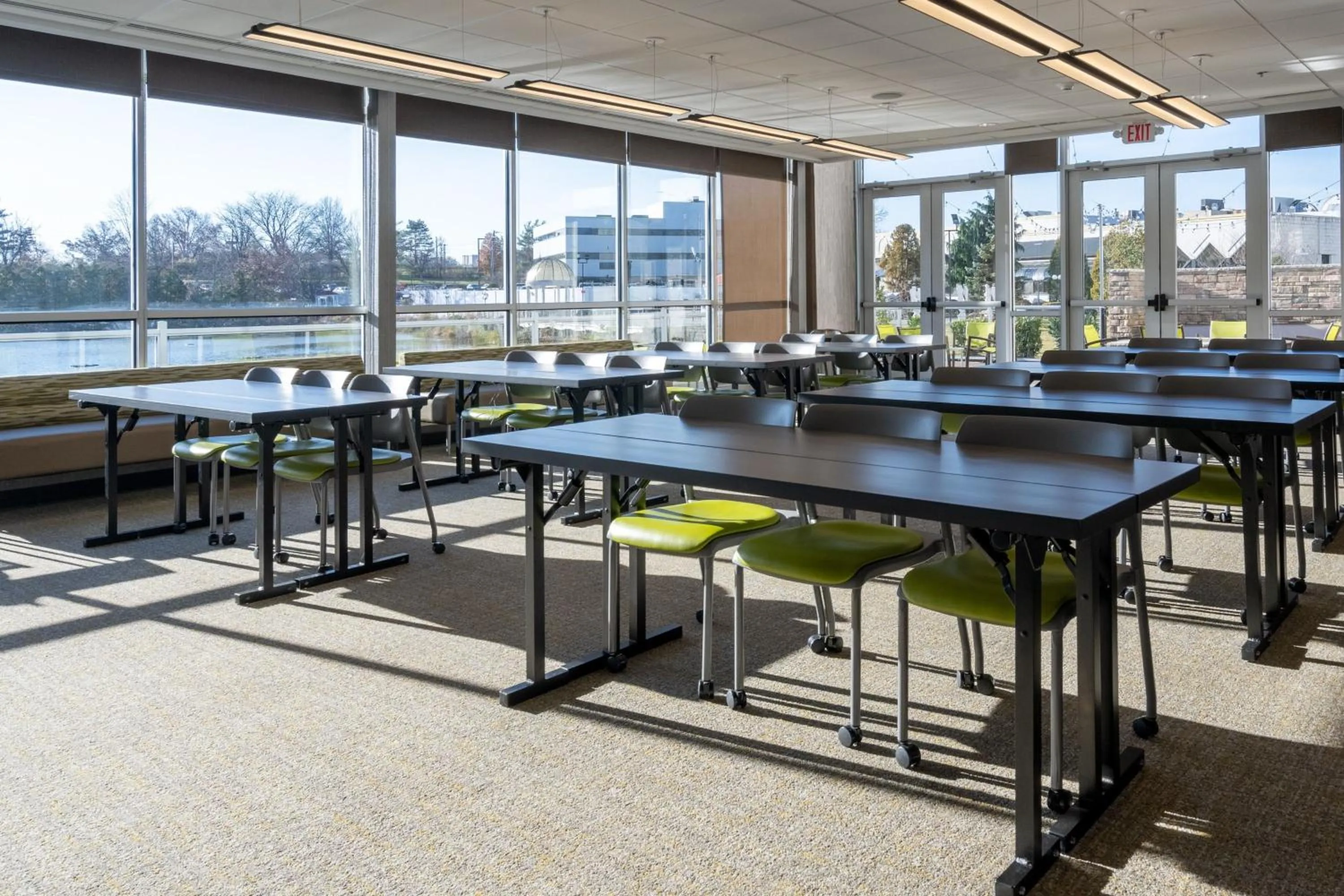 Meeting/conference room in SpringHill Suites by Marriott Woodbridge