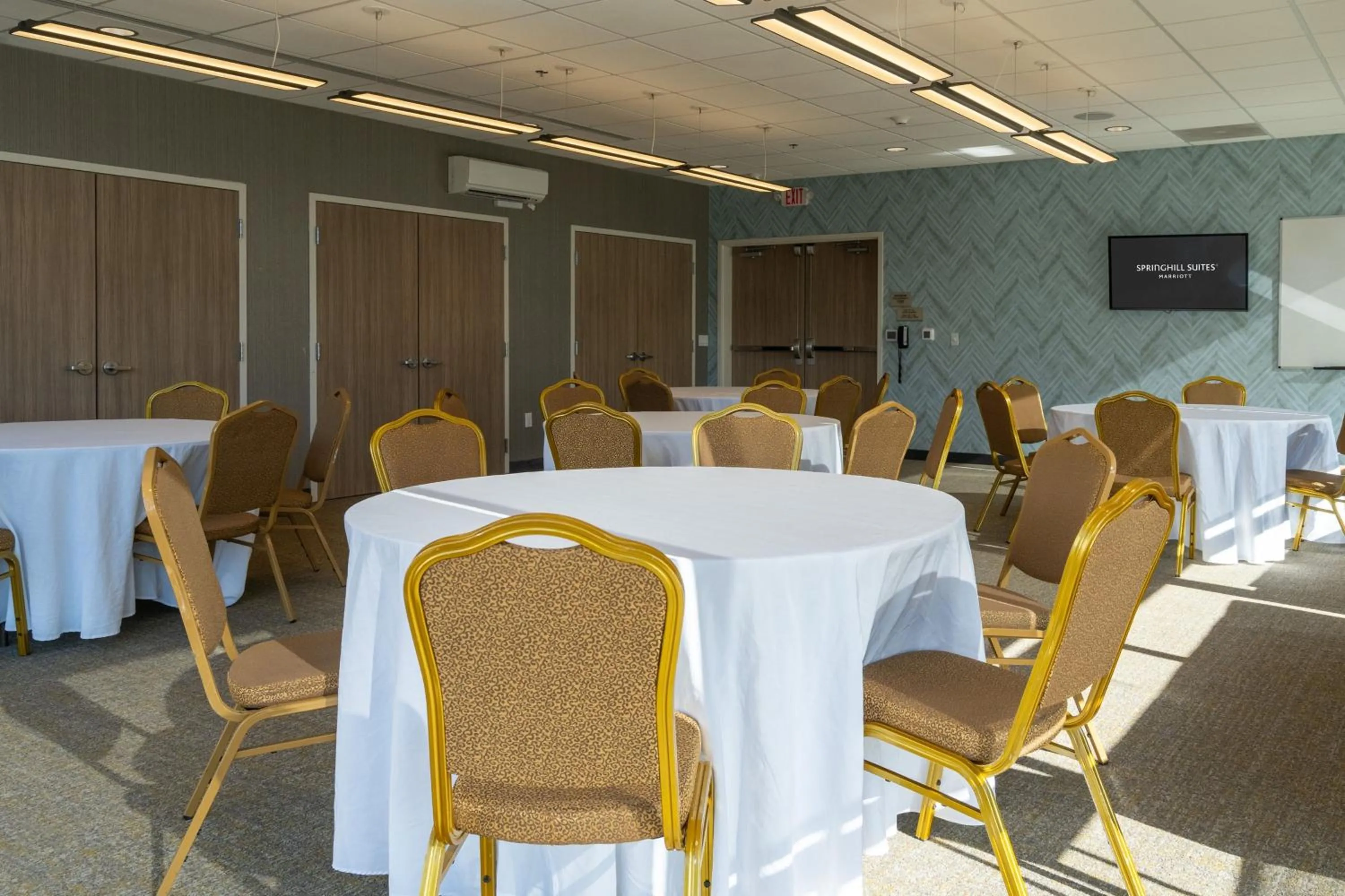 Meeting/conference room in SpringHill Suites by Marriott Woodbridge