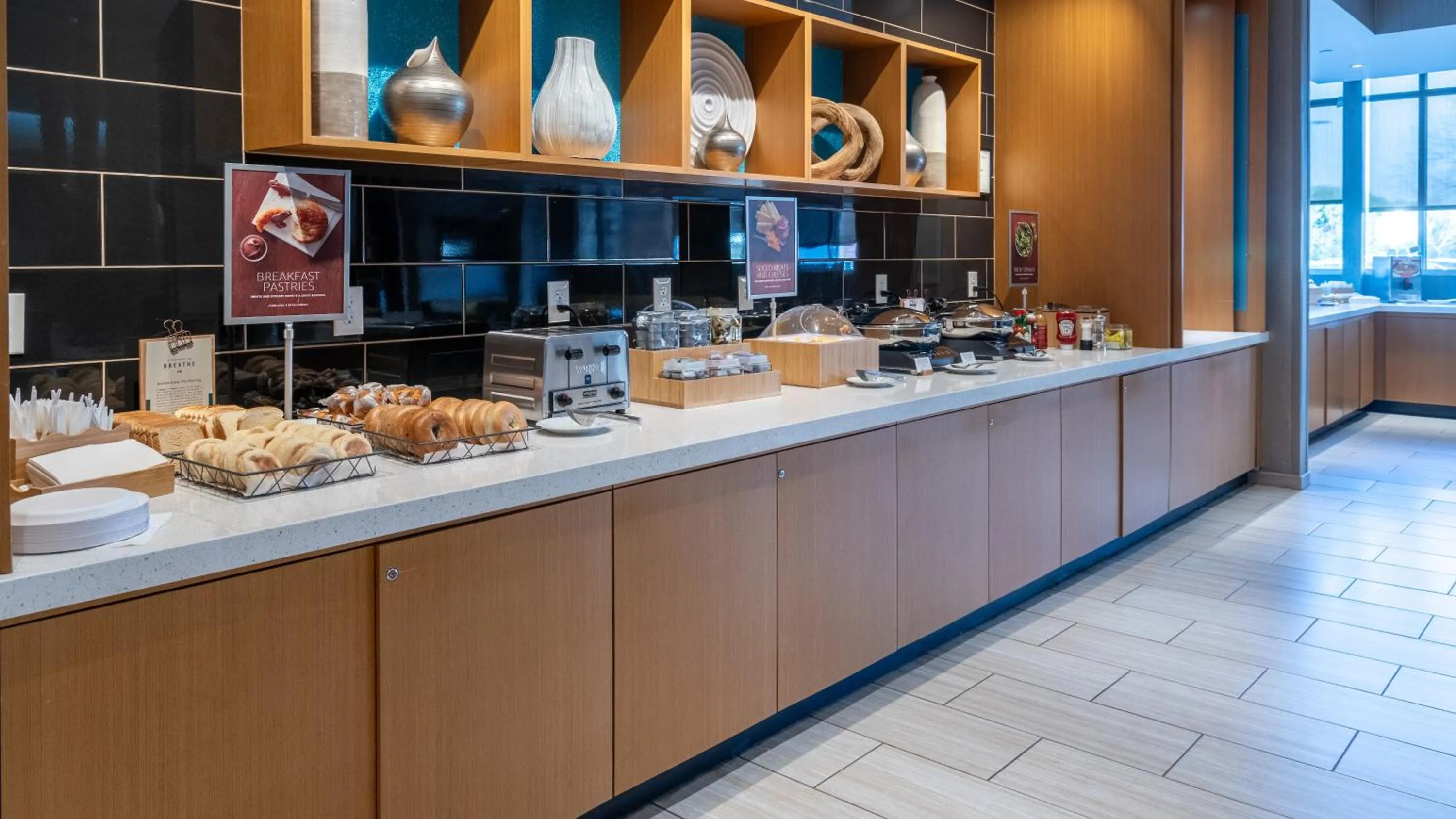 Buffet breakfast in SpringHill Suites by Marriott Woodbridge