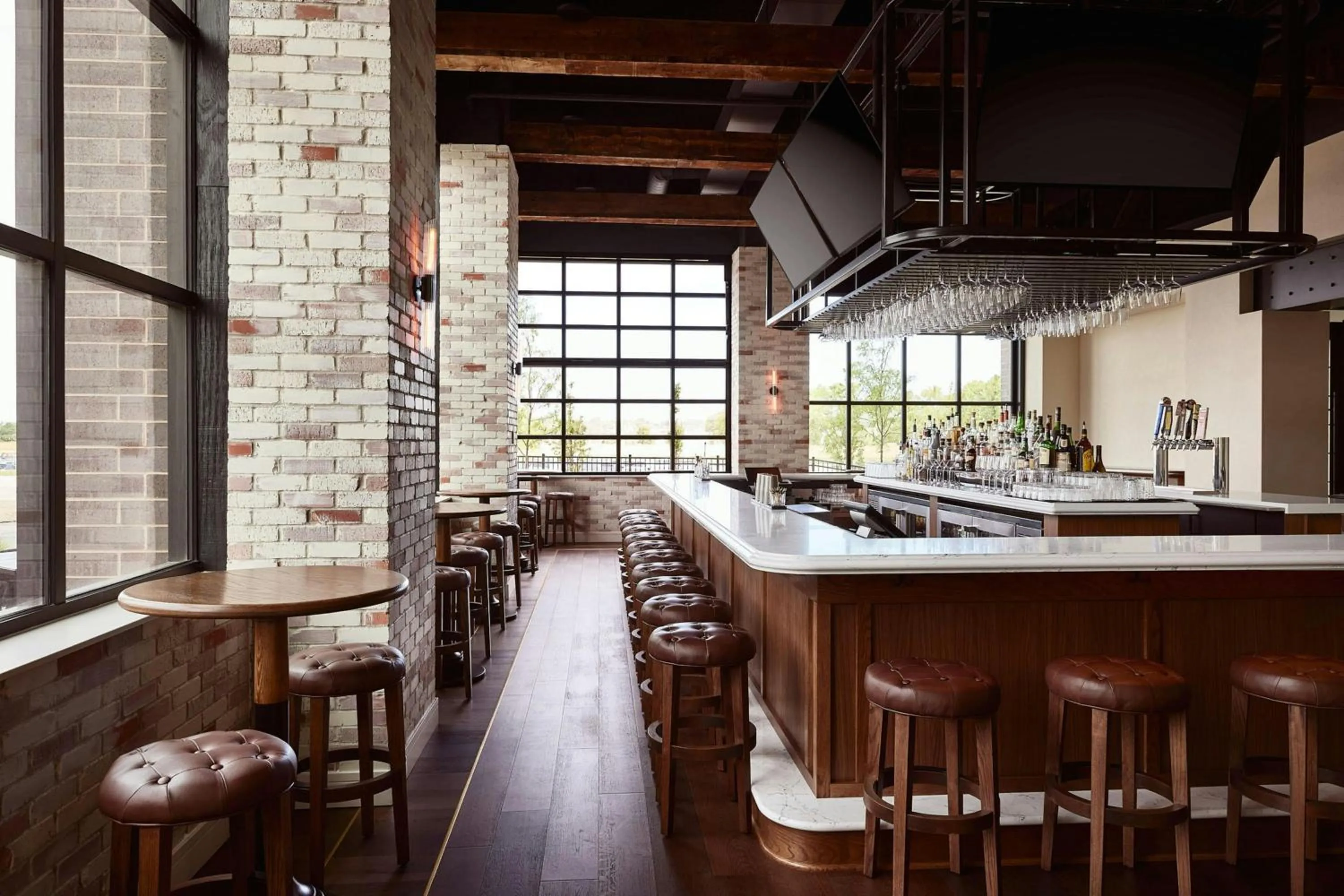 Lounge or bar in The Scarlet, Lincoln, a Tribute Portfolio Hotel