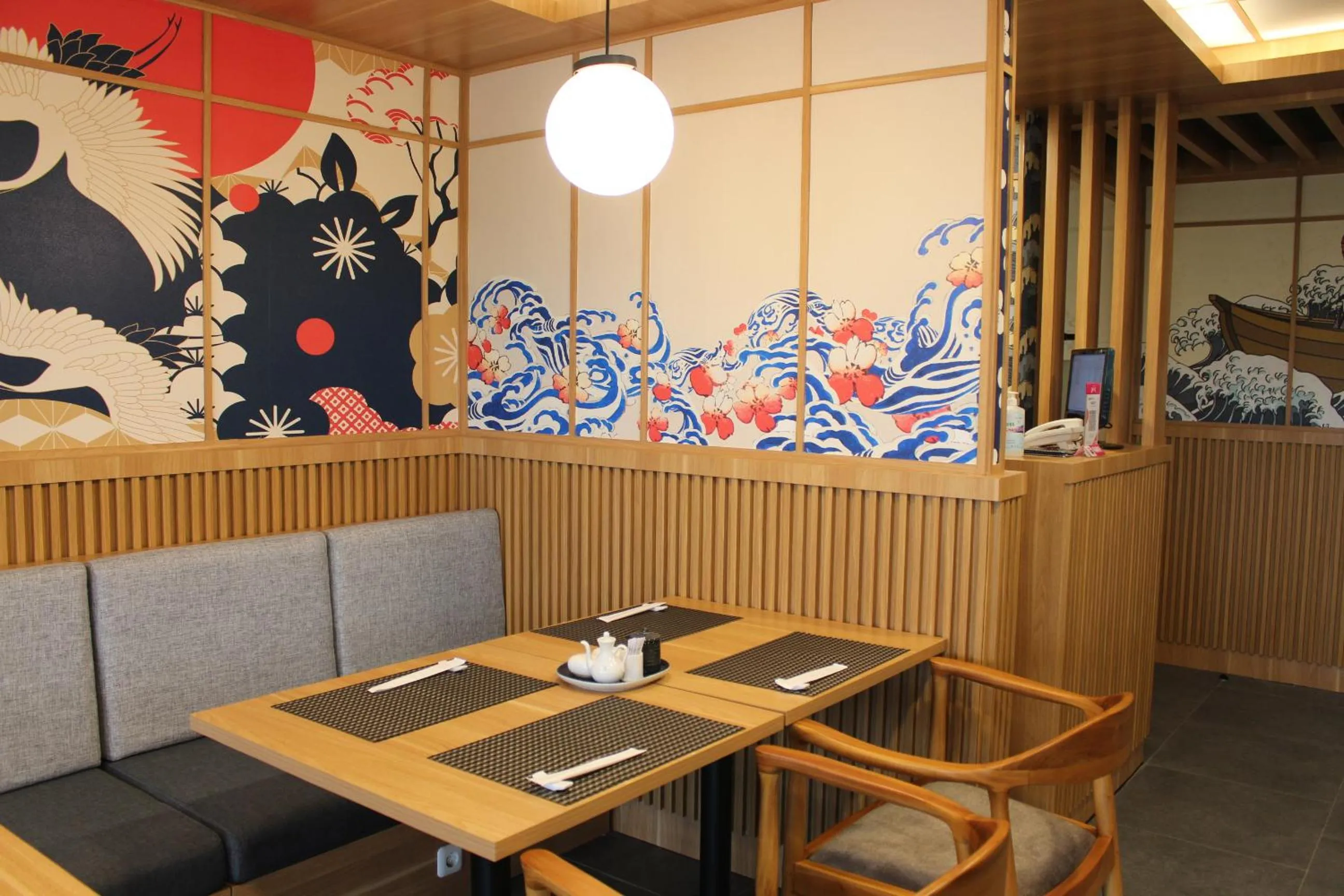 Restaurant/places to eat in Kawana Golf Residence