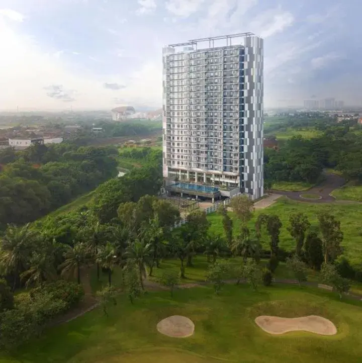 Property building in Kawana Golf Residence Property building in Kawana Golf Residence