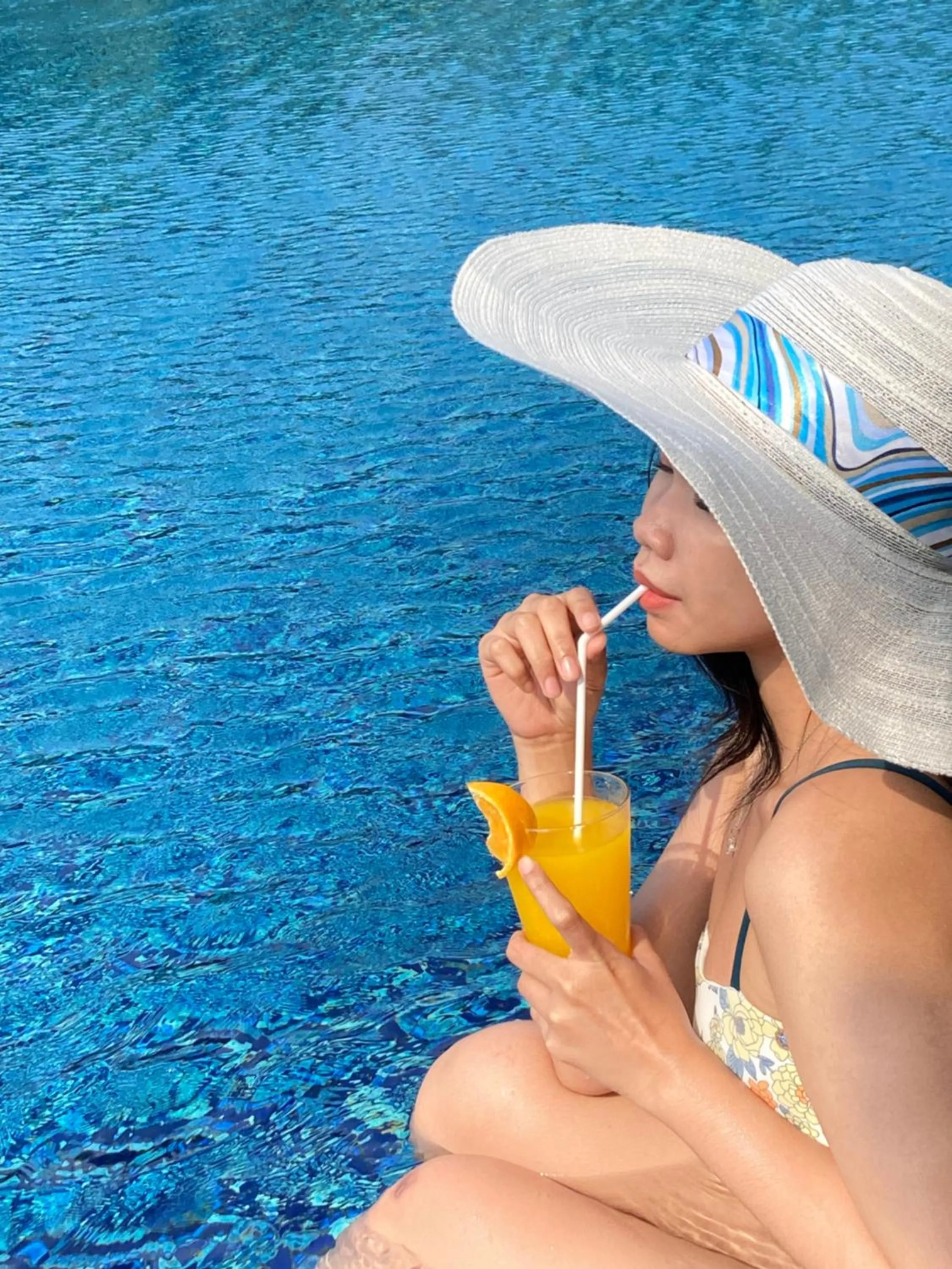 Swimming pool in Kawana Golf Residence