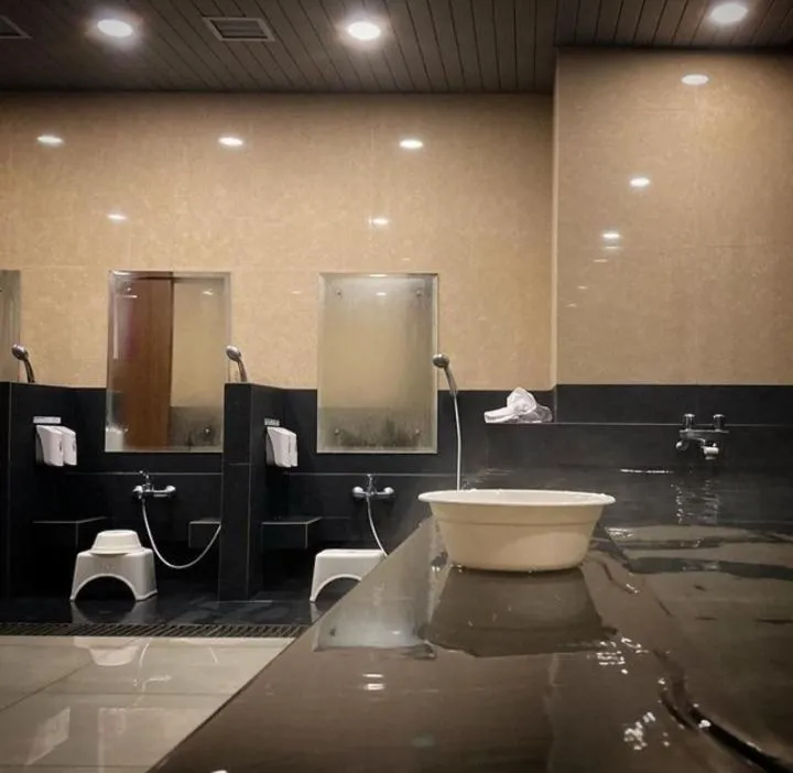 Hot Spring Bath in Kawana Golf Residence