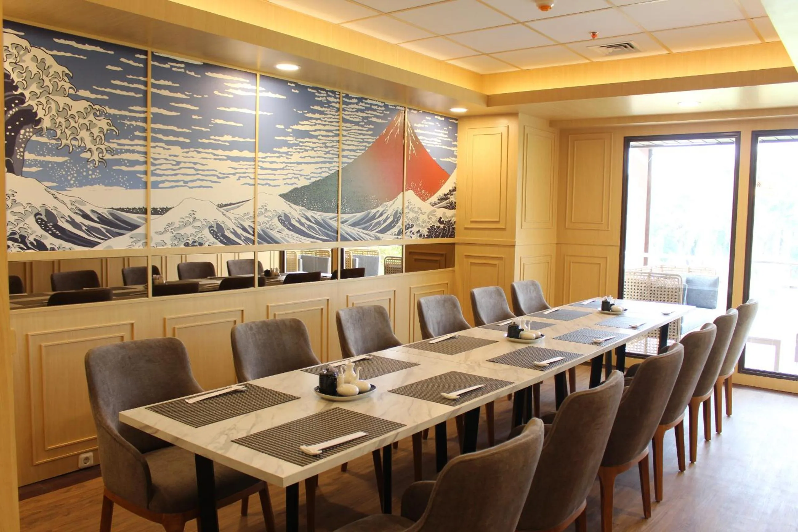 Restaurant/places to eat in Kawana Golf Residence