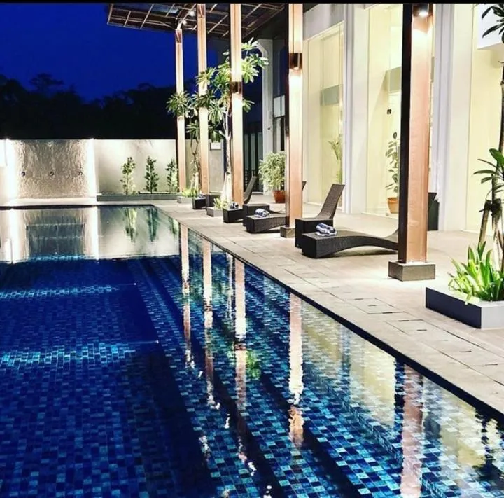 Swimming pool in Kawana Golf Residence