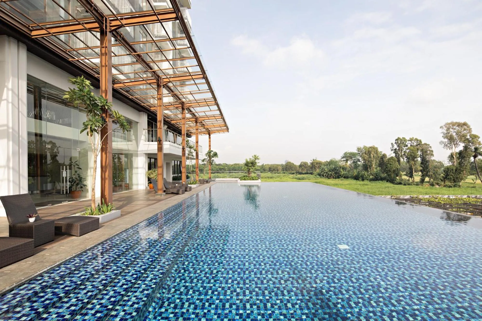 Swimming pool in Kawana Golf Residence