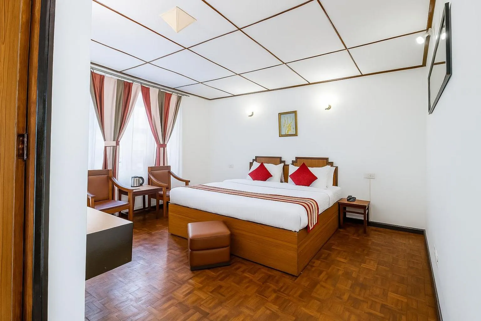 Bed in Central Hill Resort The Mall Road