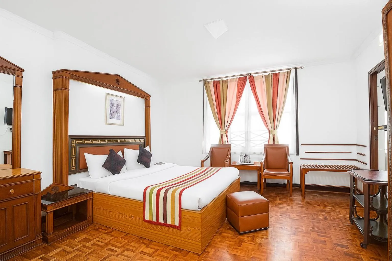 Bed in Central Hill Resort The Mall Road