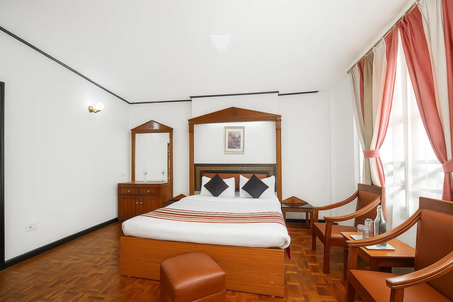 Bed in Central Hill Resort The Mall Road