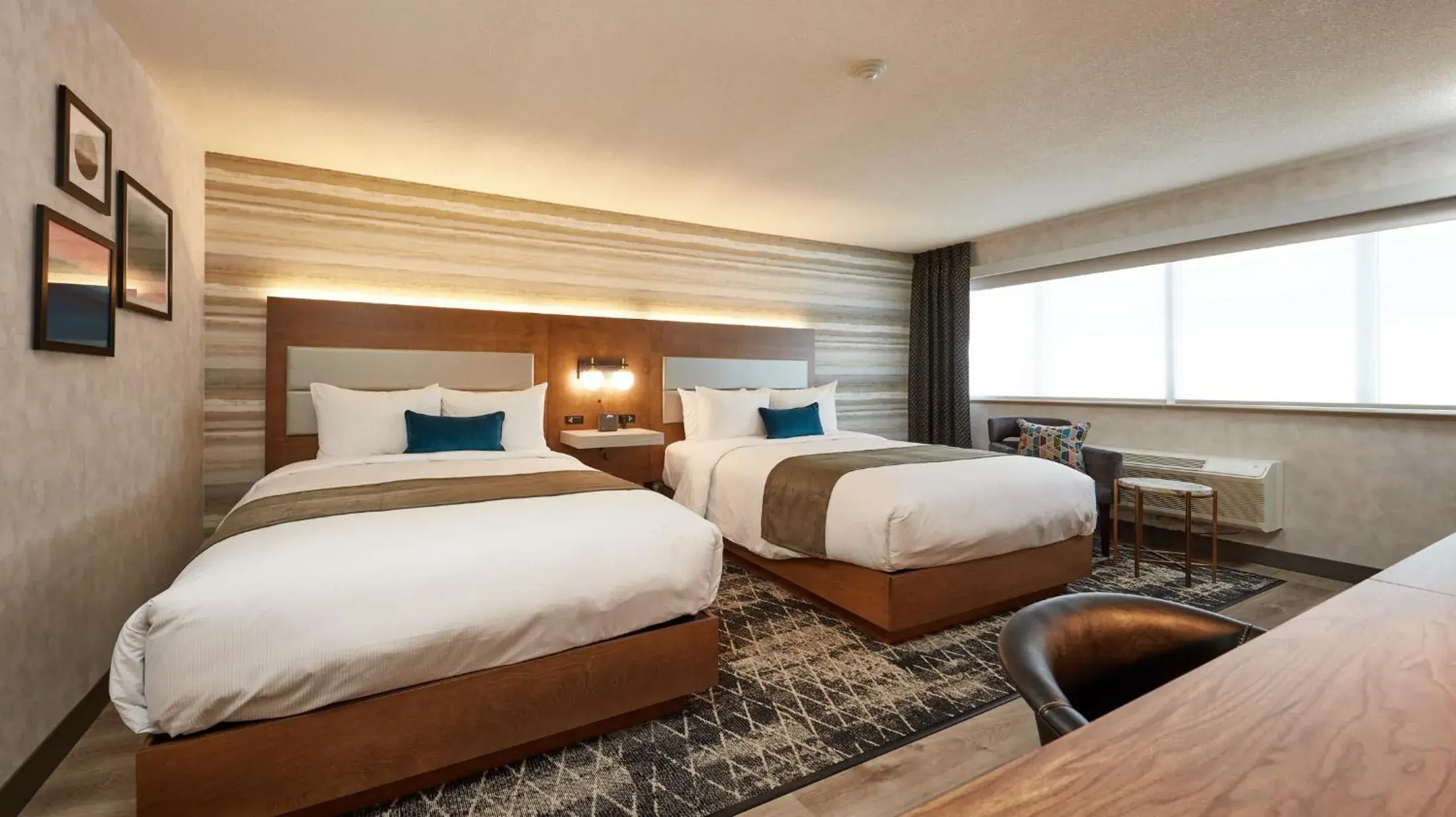 Photo of the whole room, Bed in Stay Inn Hotel Toronto Photo of the whole room, Bed in Stay Inn Hotel Toronto