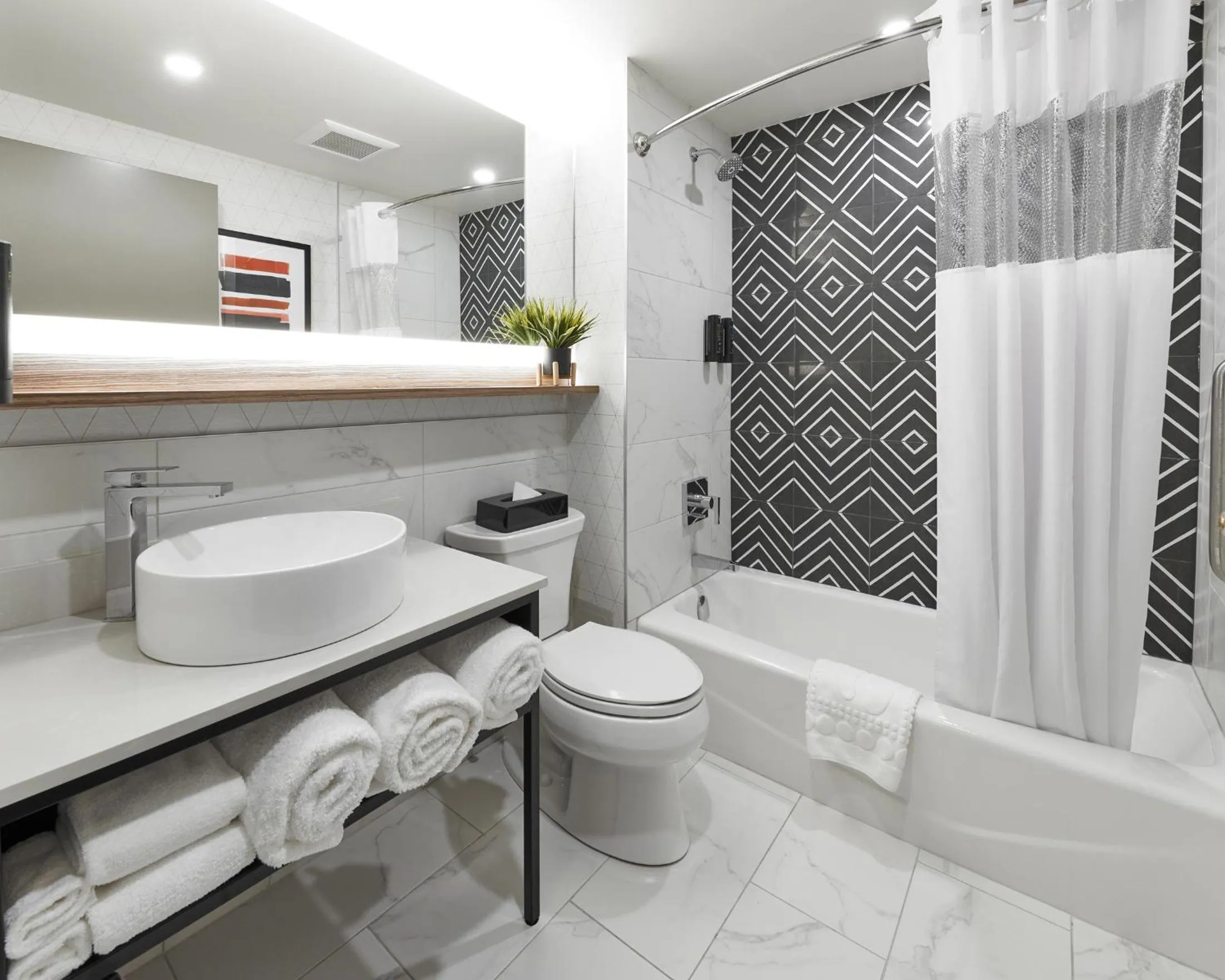 Bathroom in Stay Inn Hotel Toronto