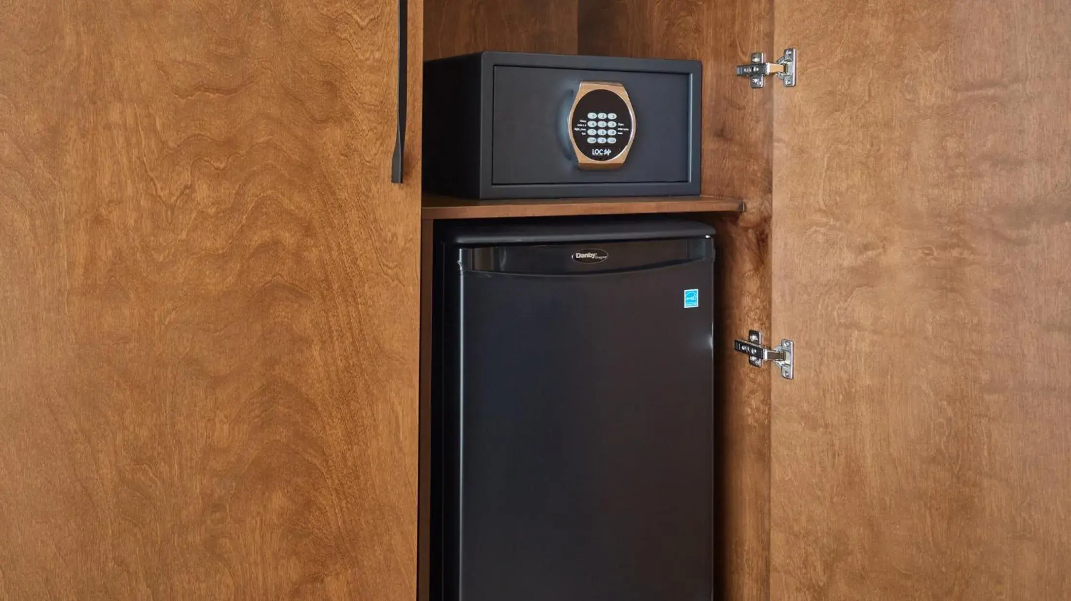 Photo of the whole room in Stay Inn Hotel Toronto Photo of the whole room in Stay Inn Hotel Toronto