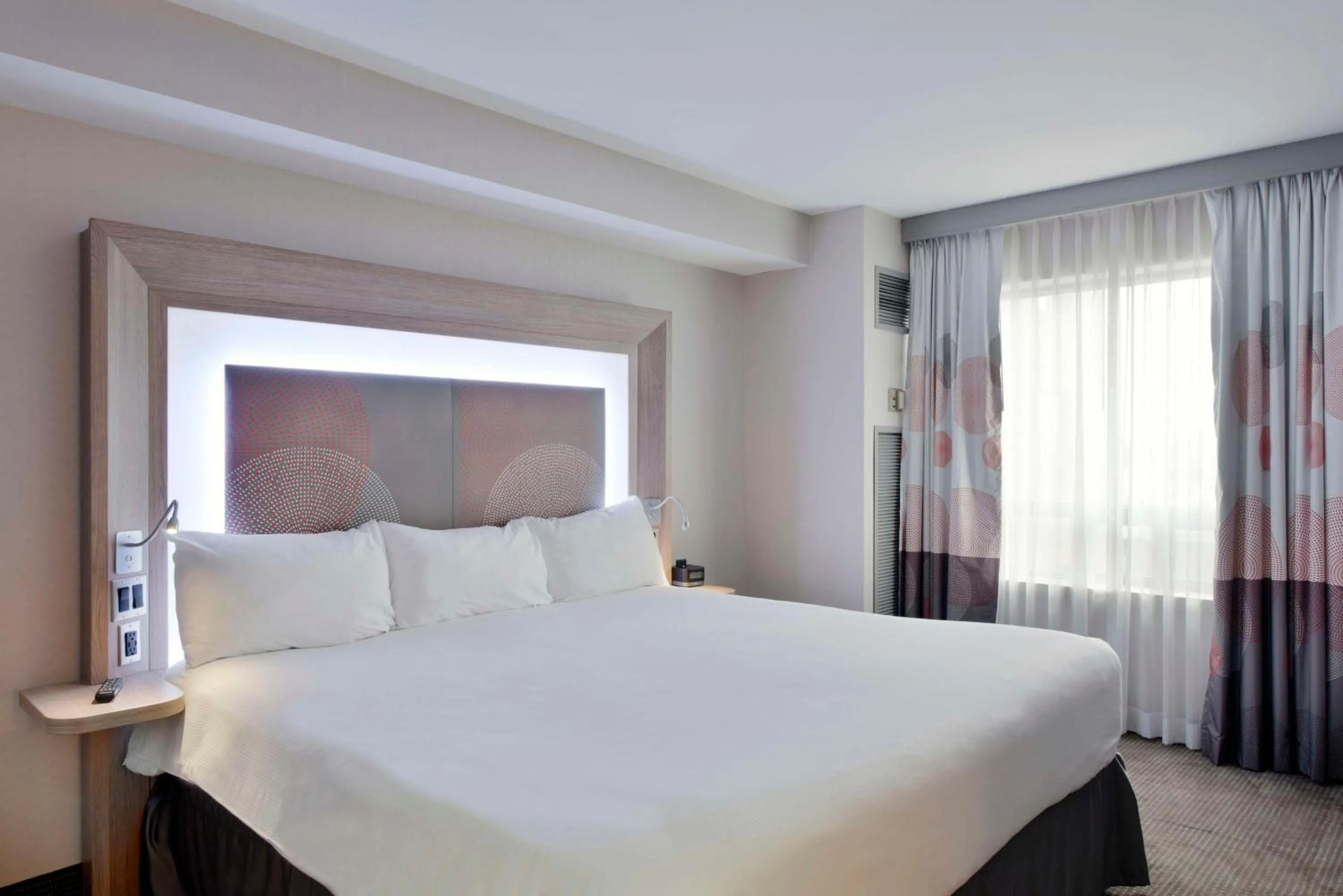 Bed in DoubleTree by Hilton Ottawa Downtown