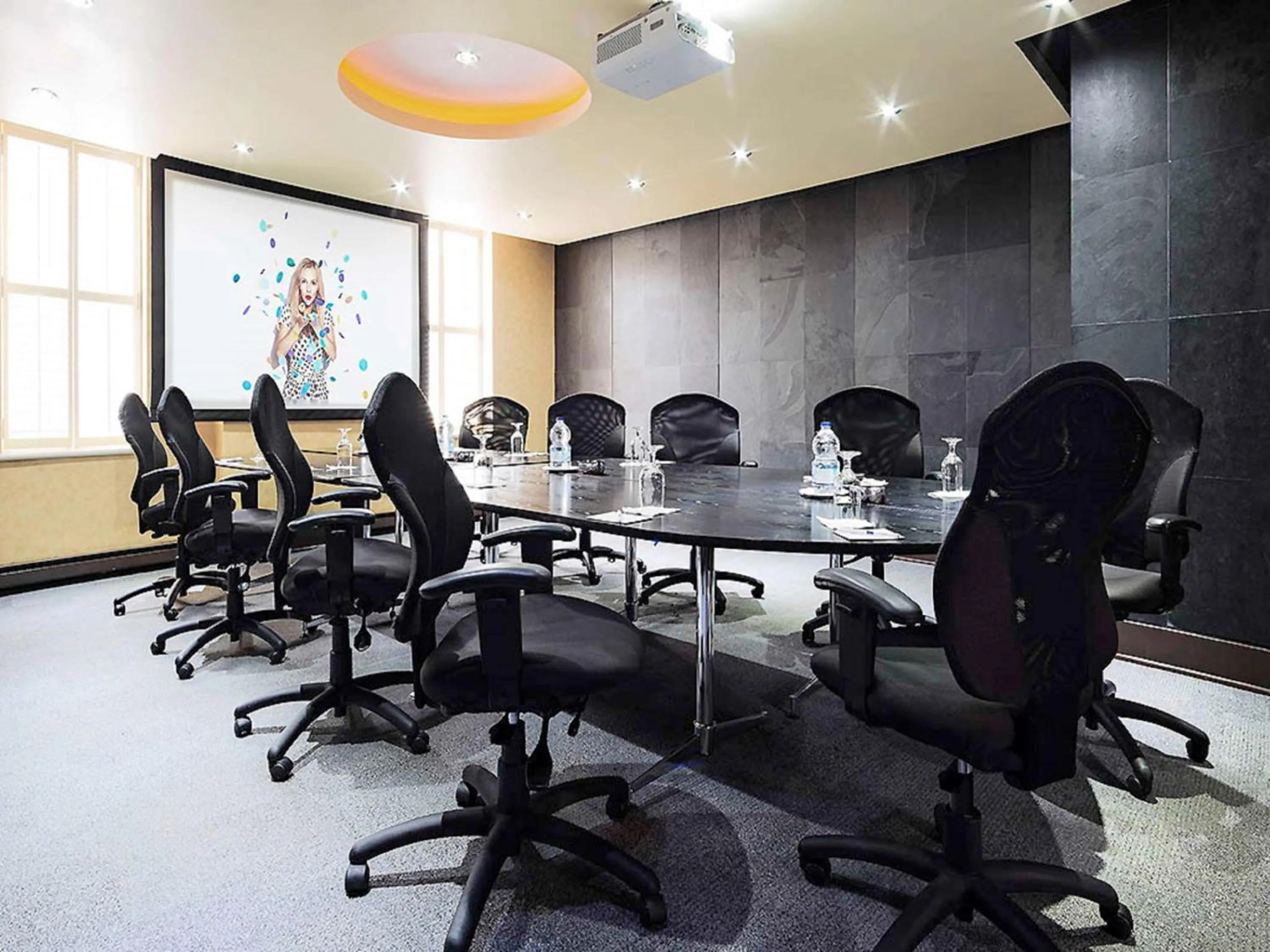 Meeting/conference room in DoubleTree by Hilton Ottawa Downtown