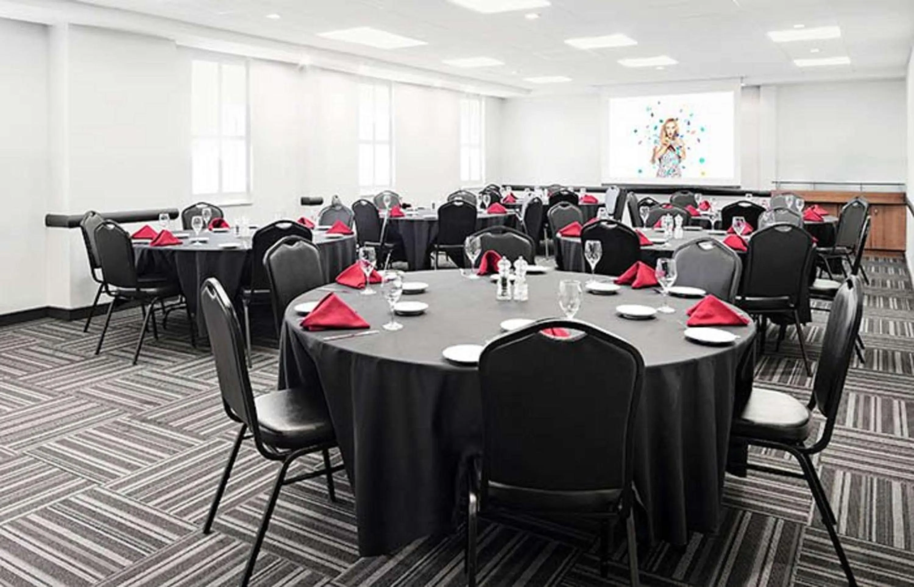 Meeting/conference room in DoubleTree by Hilton Ottawa Downtown