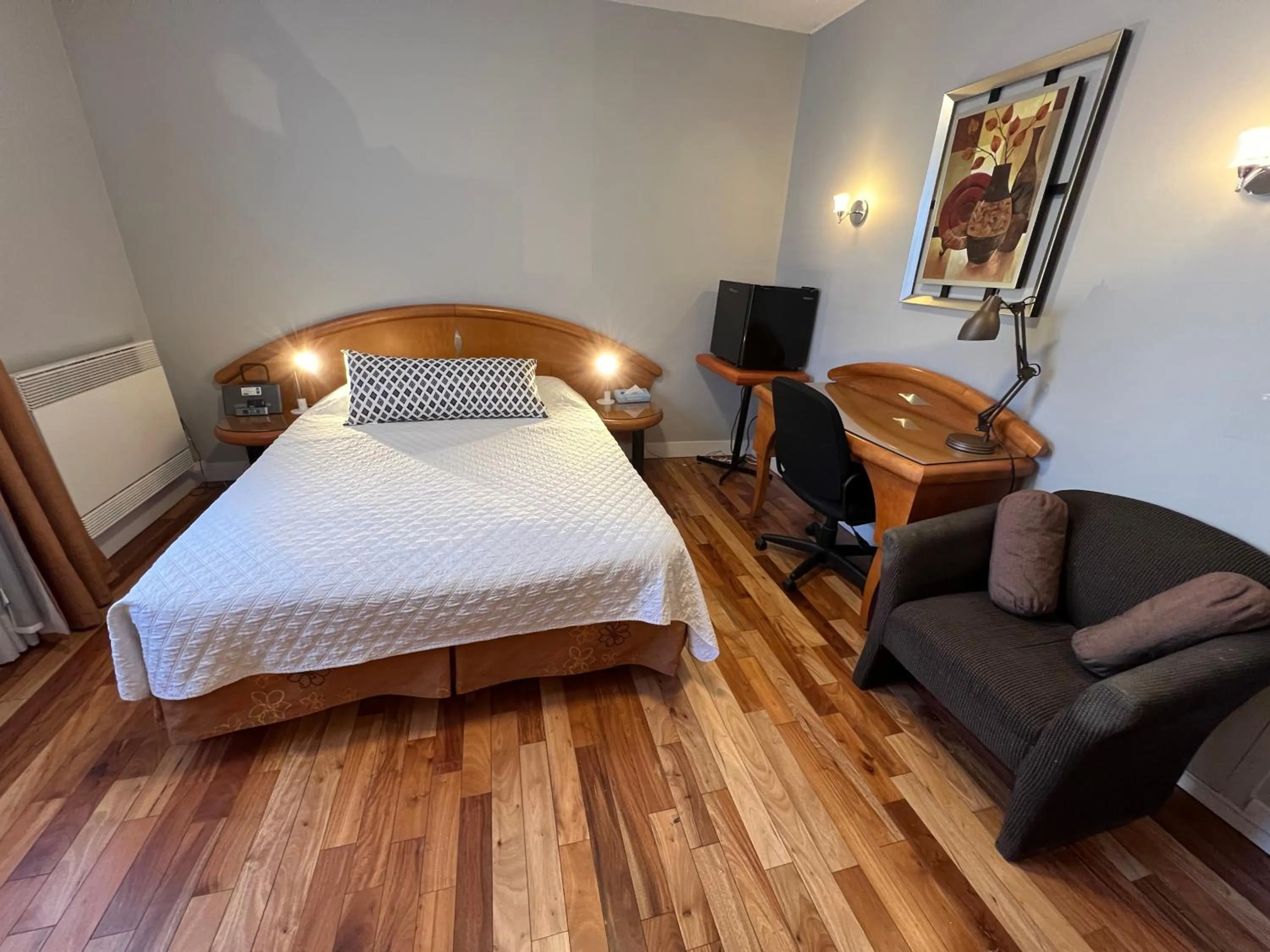 Photo of the whole room in Auberge Le Pomerol