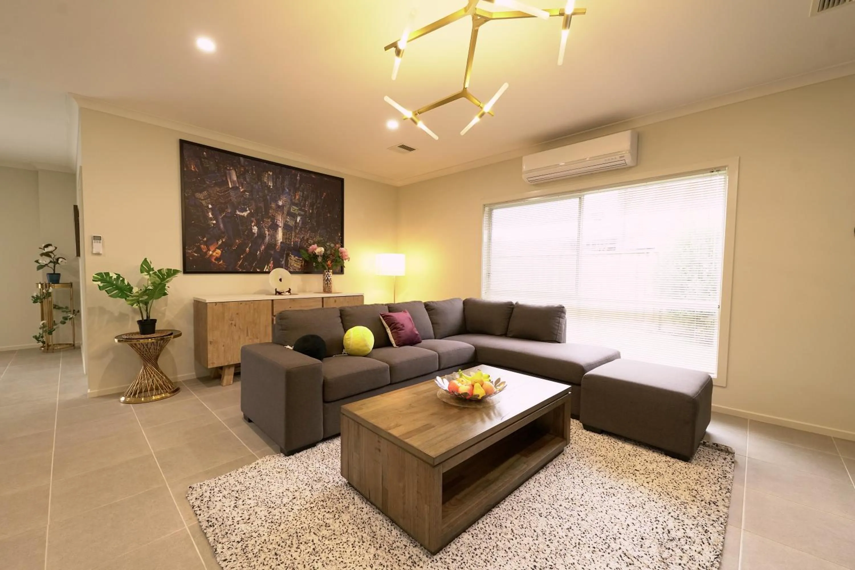 Living room in 6 Bedrooms & 4 Bathrooms Big House for Big Group