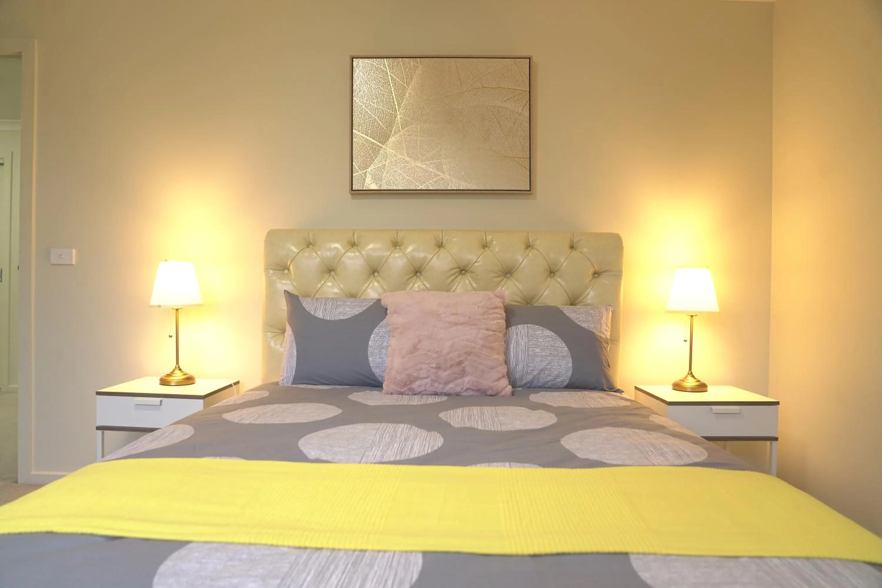 Bed in 6 Bedrooms & 4 Bathrooms Big House for Big Group