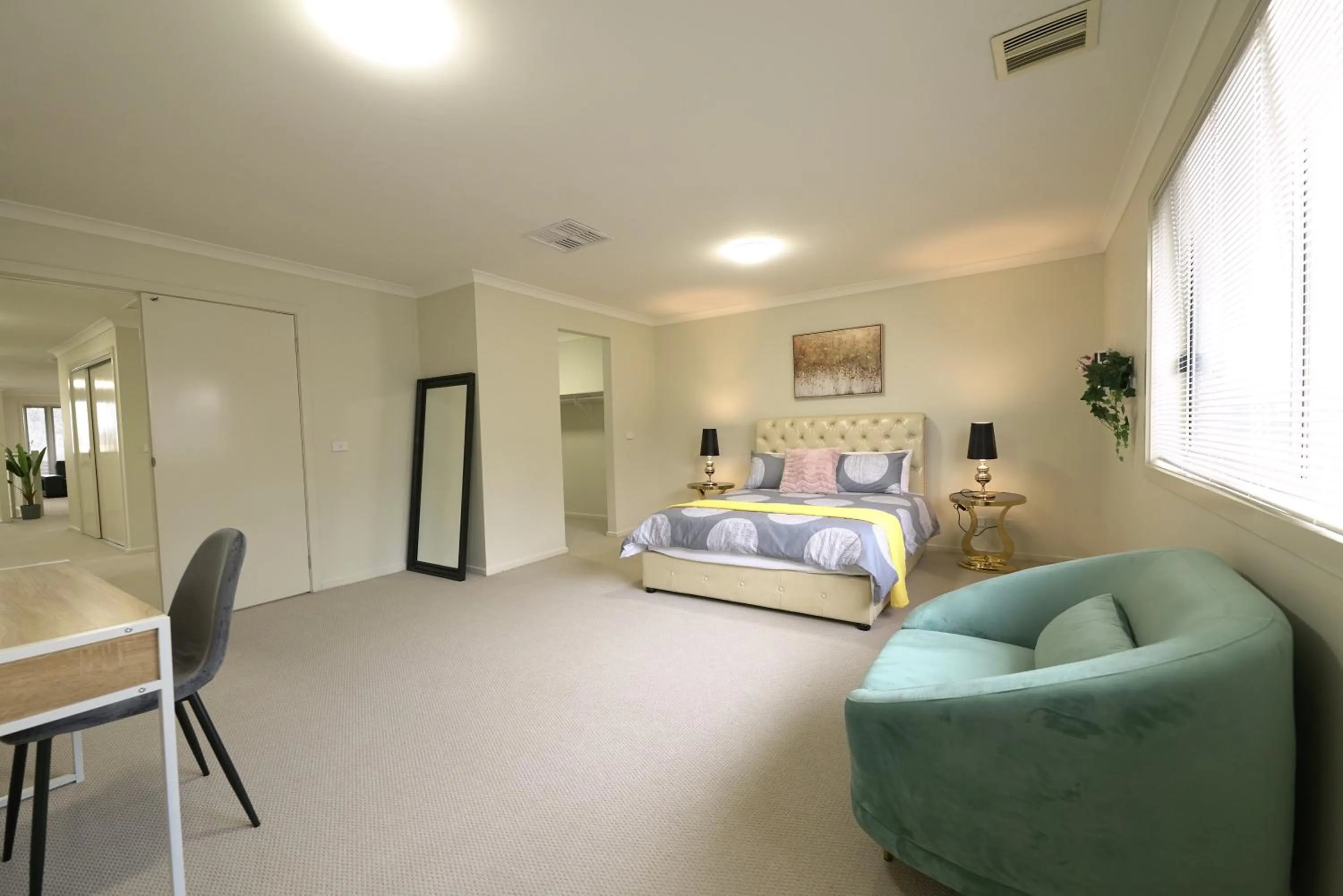 Bed in 6 Bedrooms & 4 Bathrooms Big House for Big Group