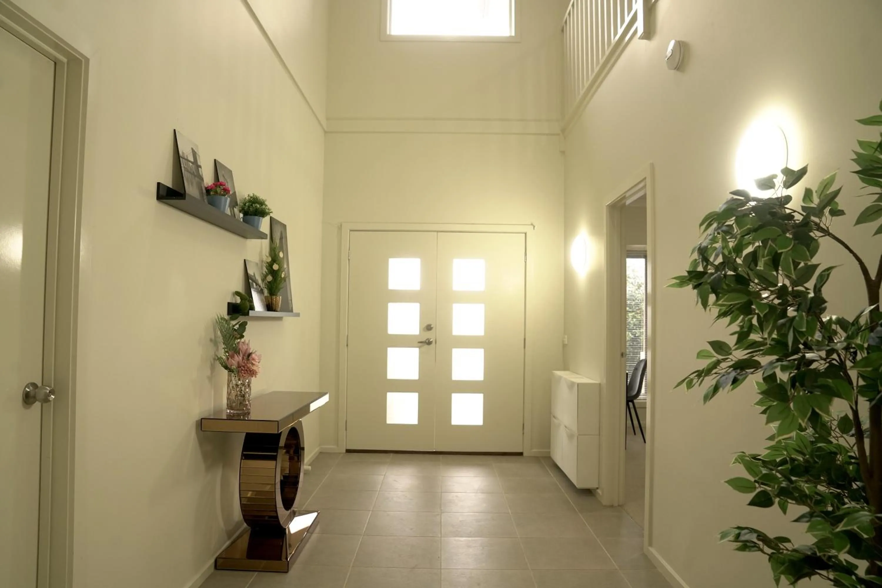 Facade/entrance in 6 Bedrooms & 4 Bathrooms Big House for Big Group
